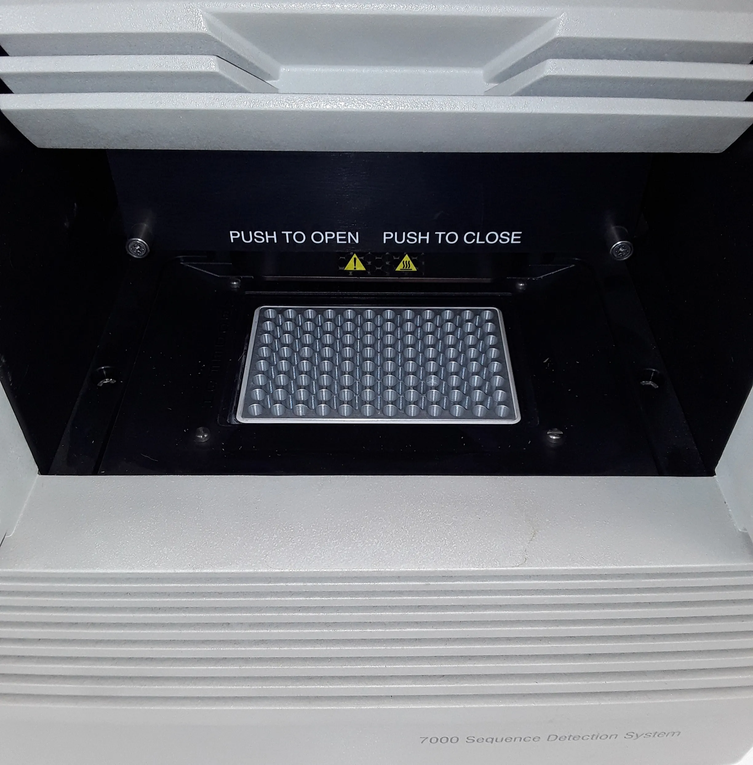 Applied Biosystems 7000 Sequence Detection System Real Time PCR Molecular Biology Equipment