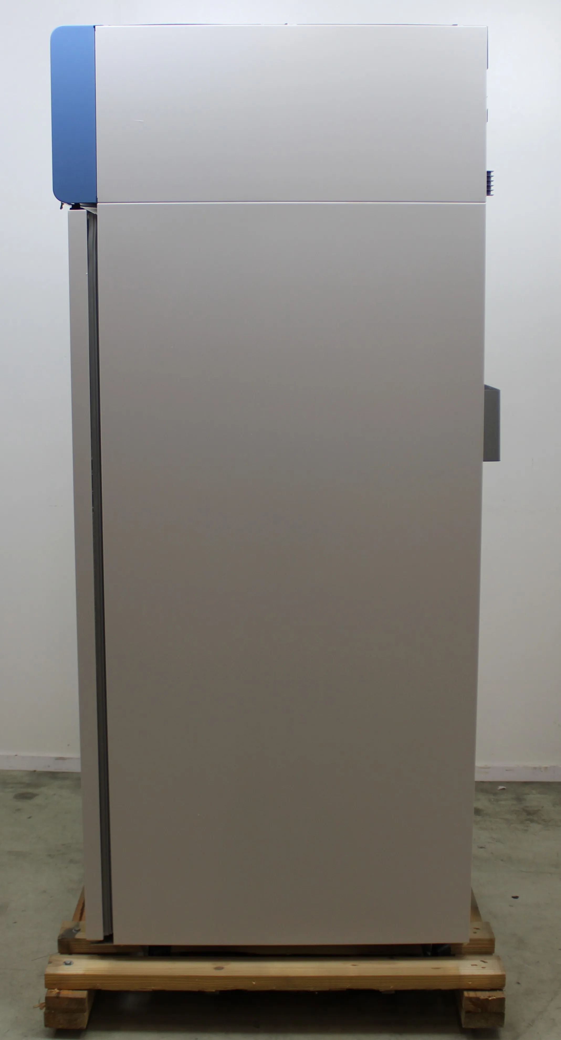 Thermo Fisher Scientific Glass Door Refrigerator REVCO-REL2304V