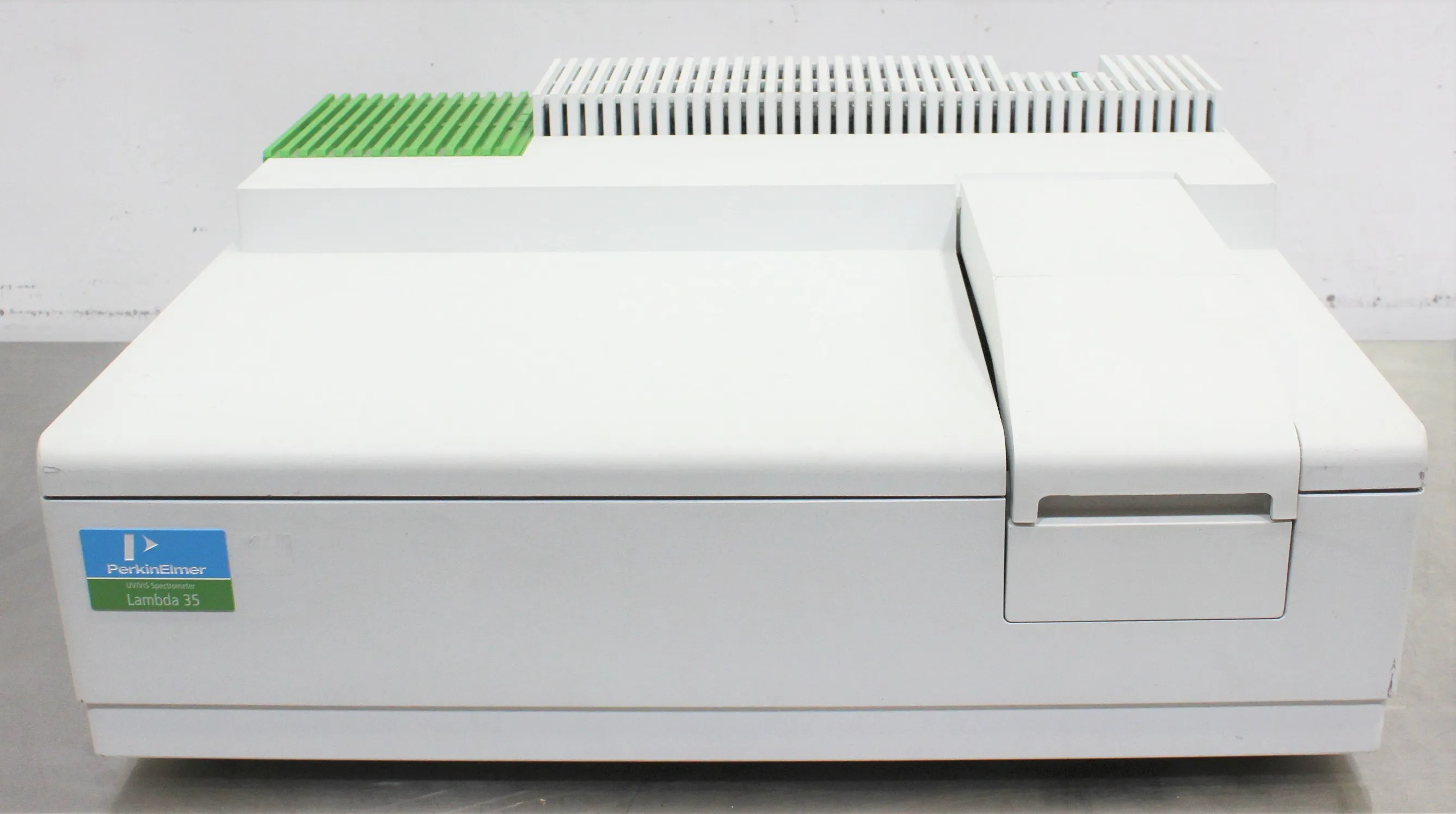 Perkin Elmer Lambda 35 UV-Visible Spectrophotometer