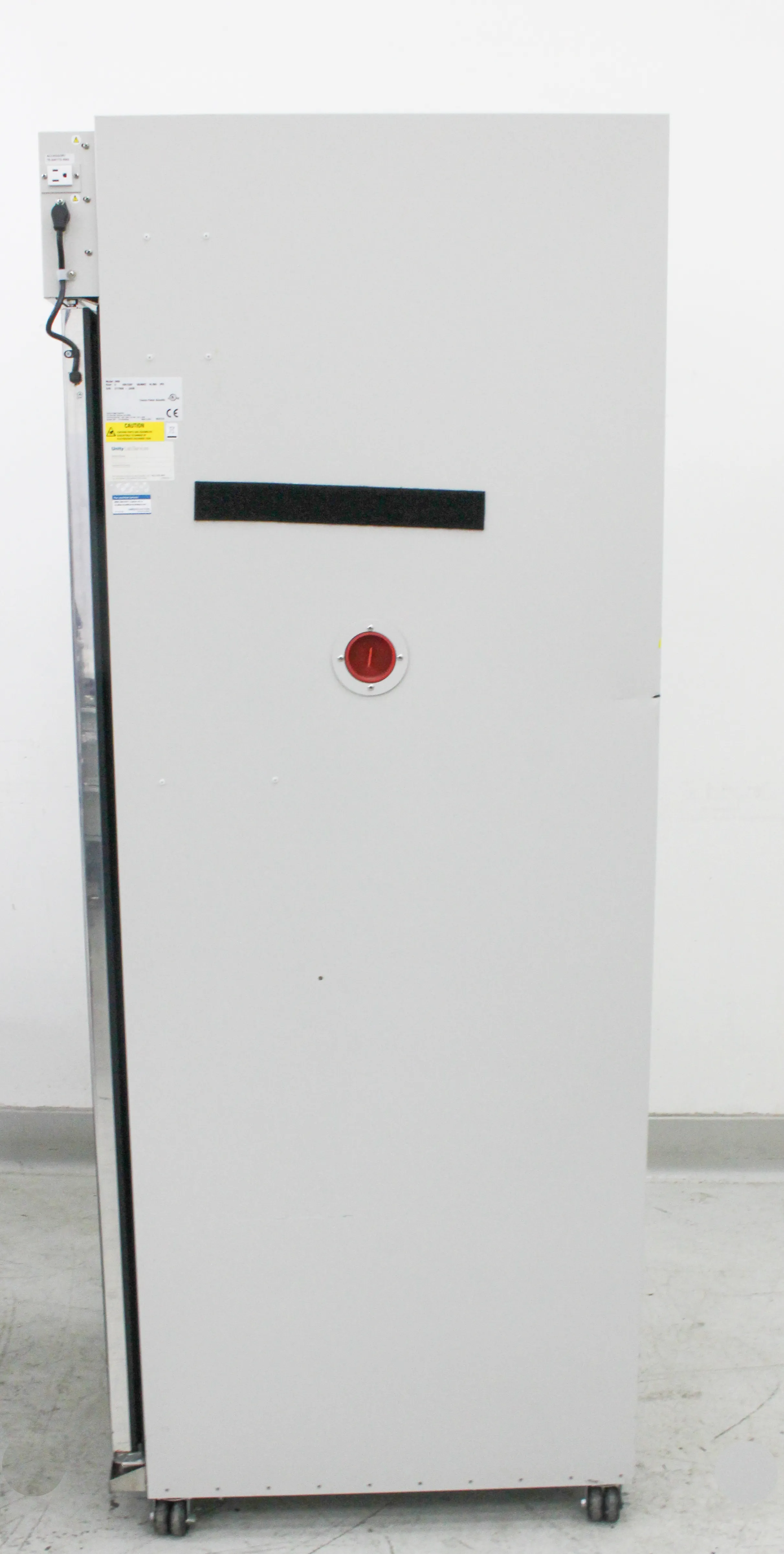 Thermo Scientific 3950 CO2 Incubator Large-Capacity Reach-In 821 L - Used