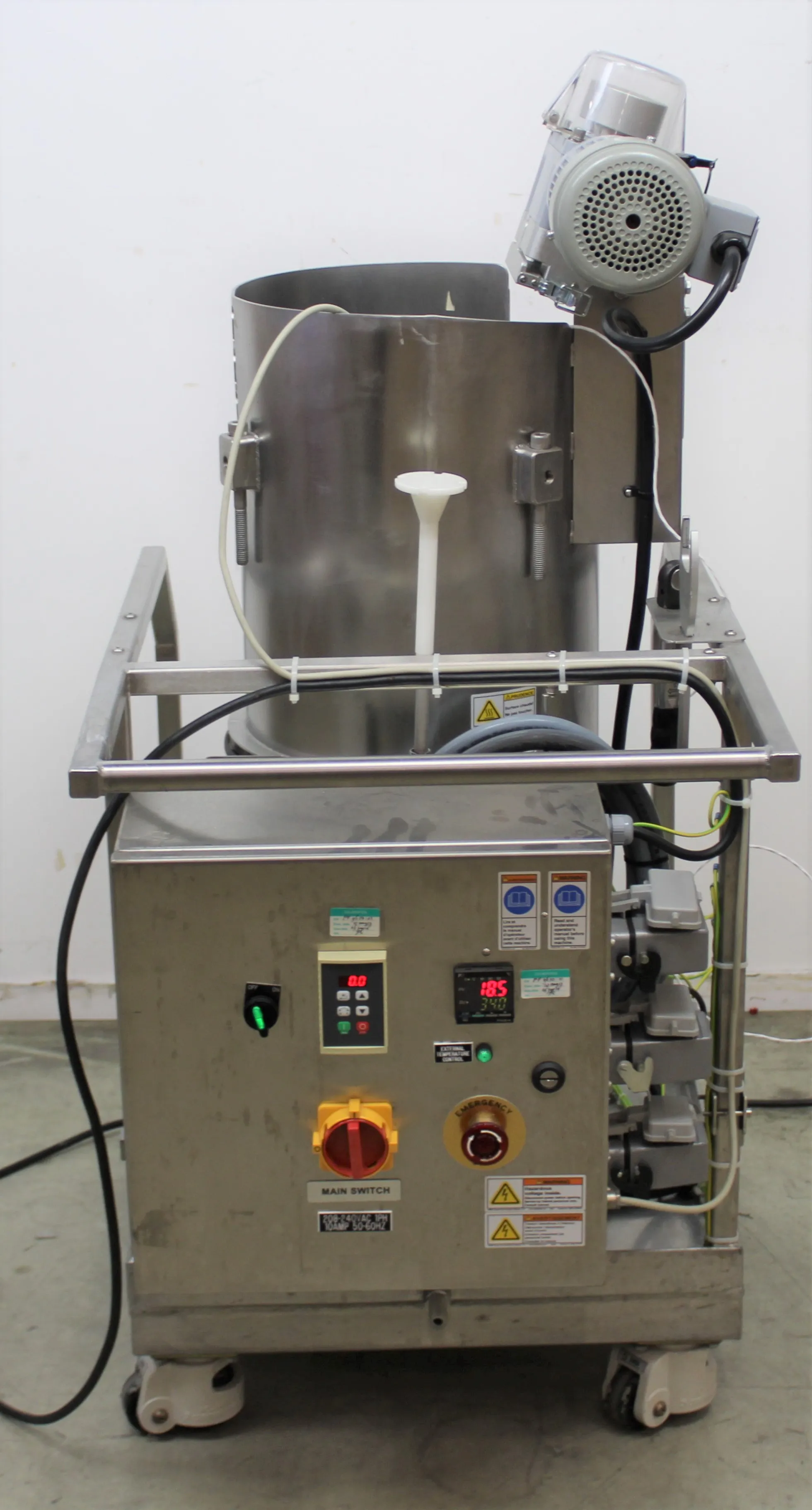 HyClone SV50171.02 Single-Use Bioreactor MotorMixer GTR 4Phase 1/4HP Motor on Rolling Cart