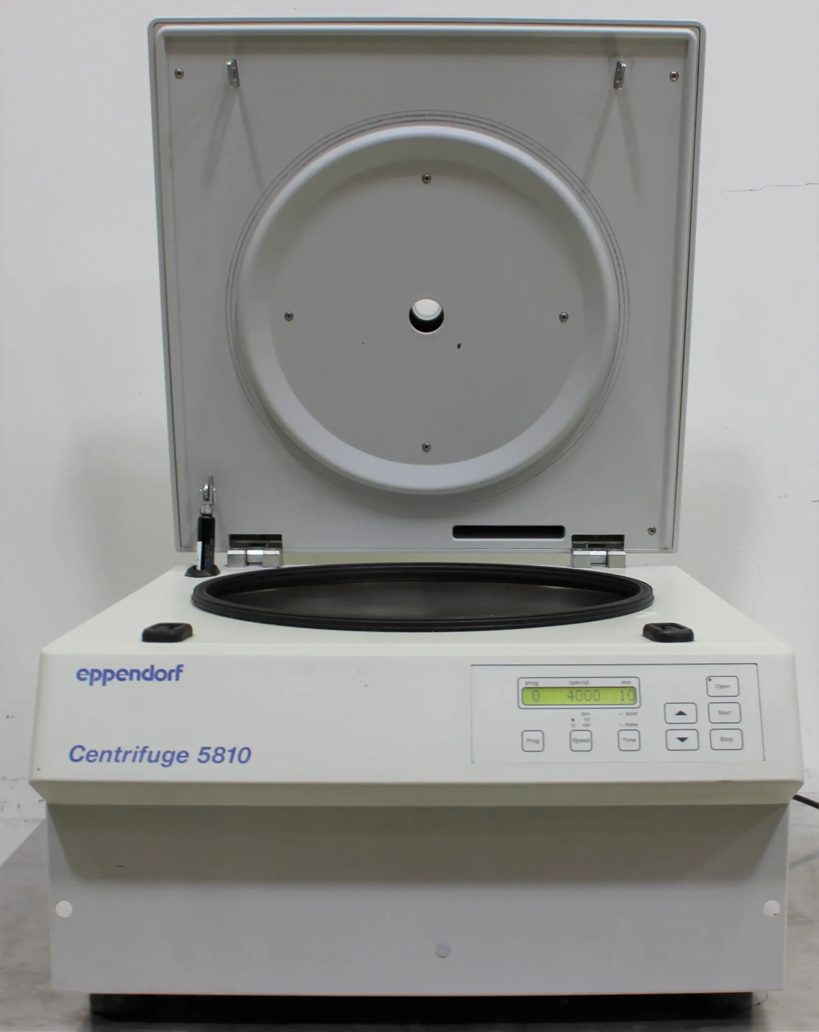 Used Eppendorf Centrifuge 5810 Laboratory Equipment with A-4-62 Rotor