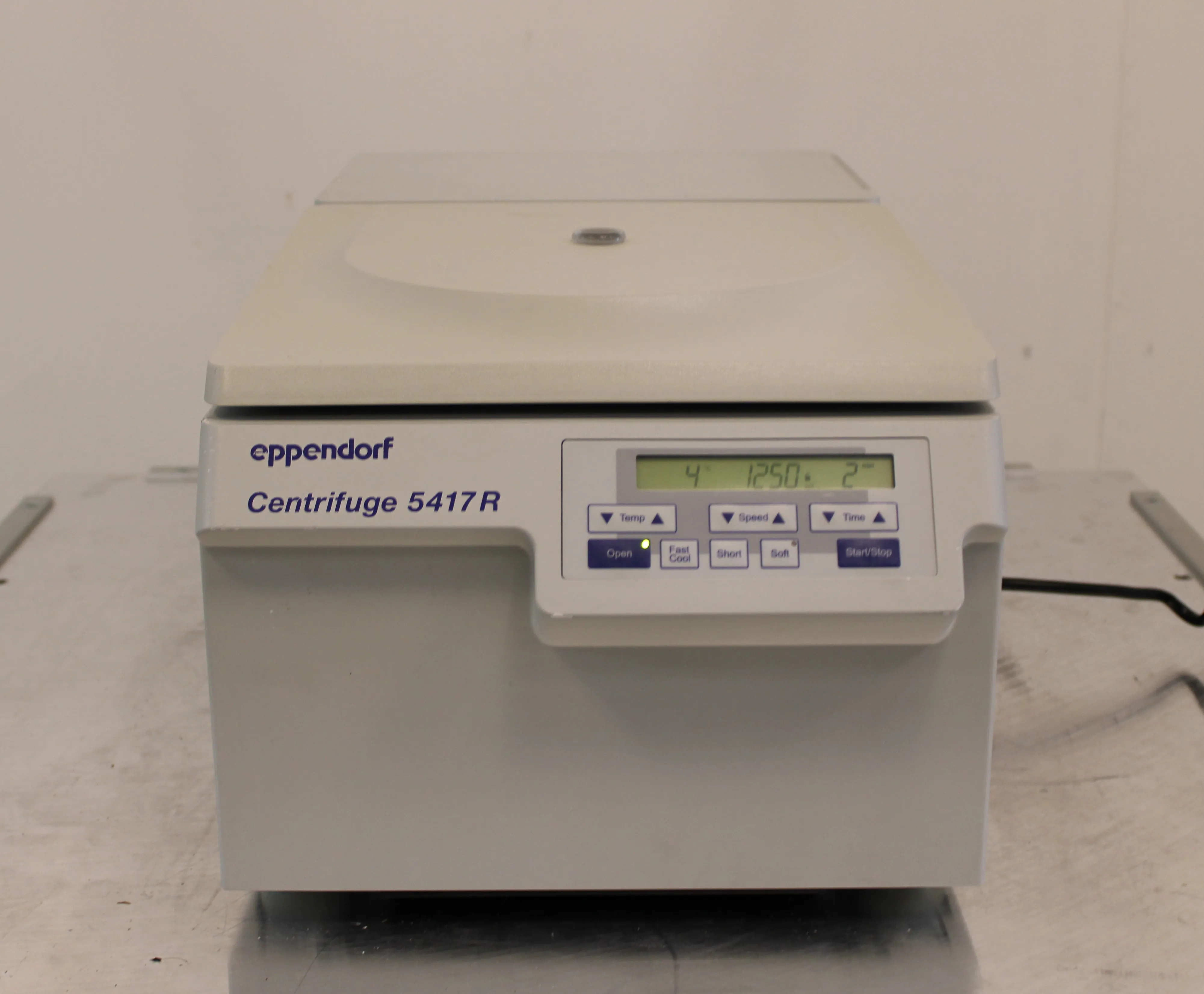 Eppendorf 5417R Refrigerated Microcentrifuge - Used - Eppendorf Centrifuge 5417R