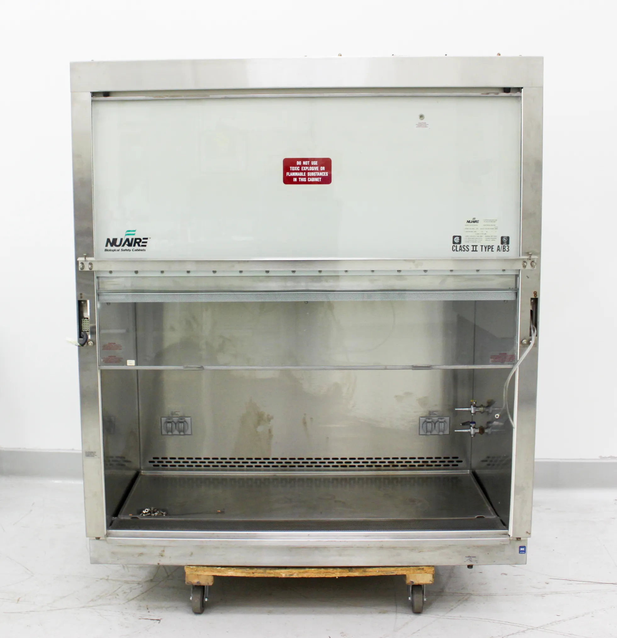 NuAire Class II Type A/B3 Laminar Flow Biological Safety Cabinet NU-425-400 Series-24