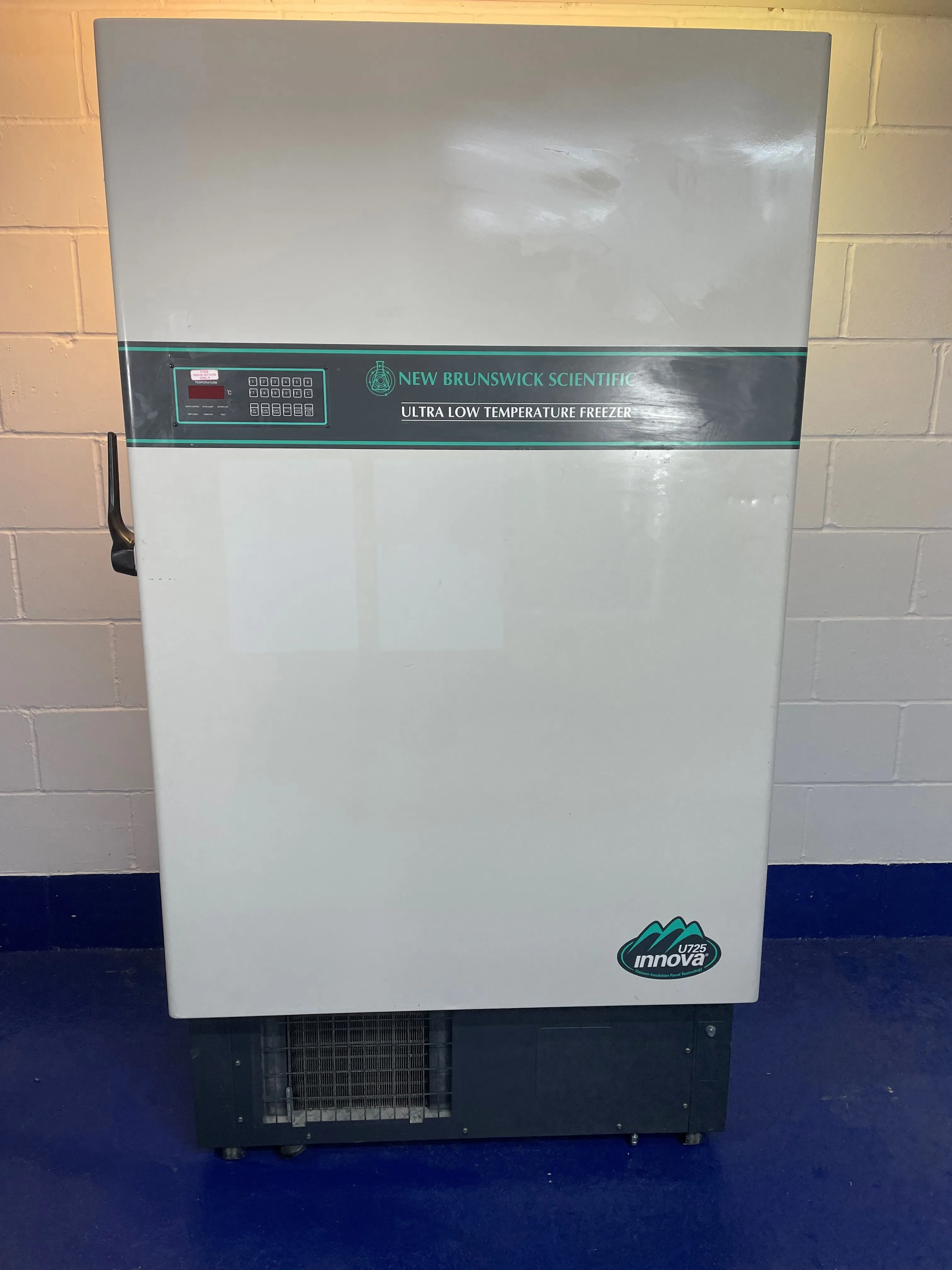 Used New Brunswick Ultra Low Temp Freezer U725 Innova Lab Equipment