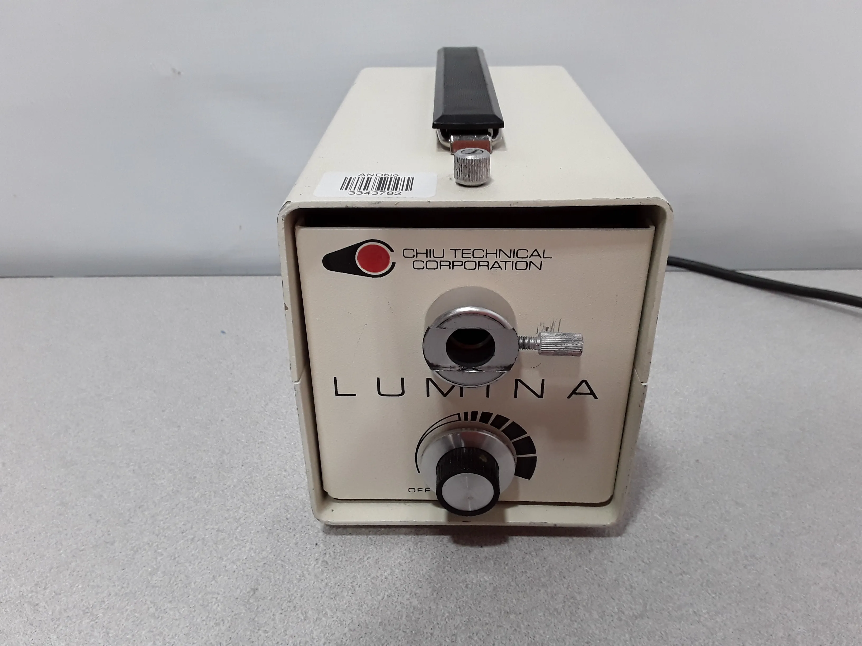 CHIU Technical Lumina FO-150 150W Fiber Optic Light Source Illuminator