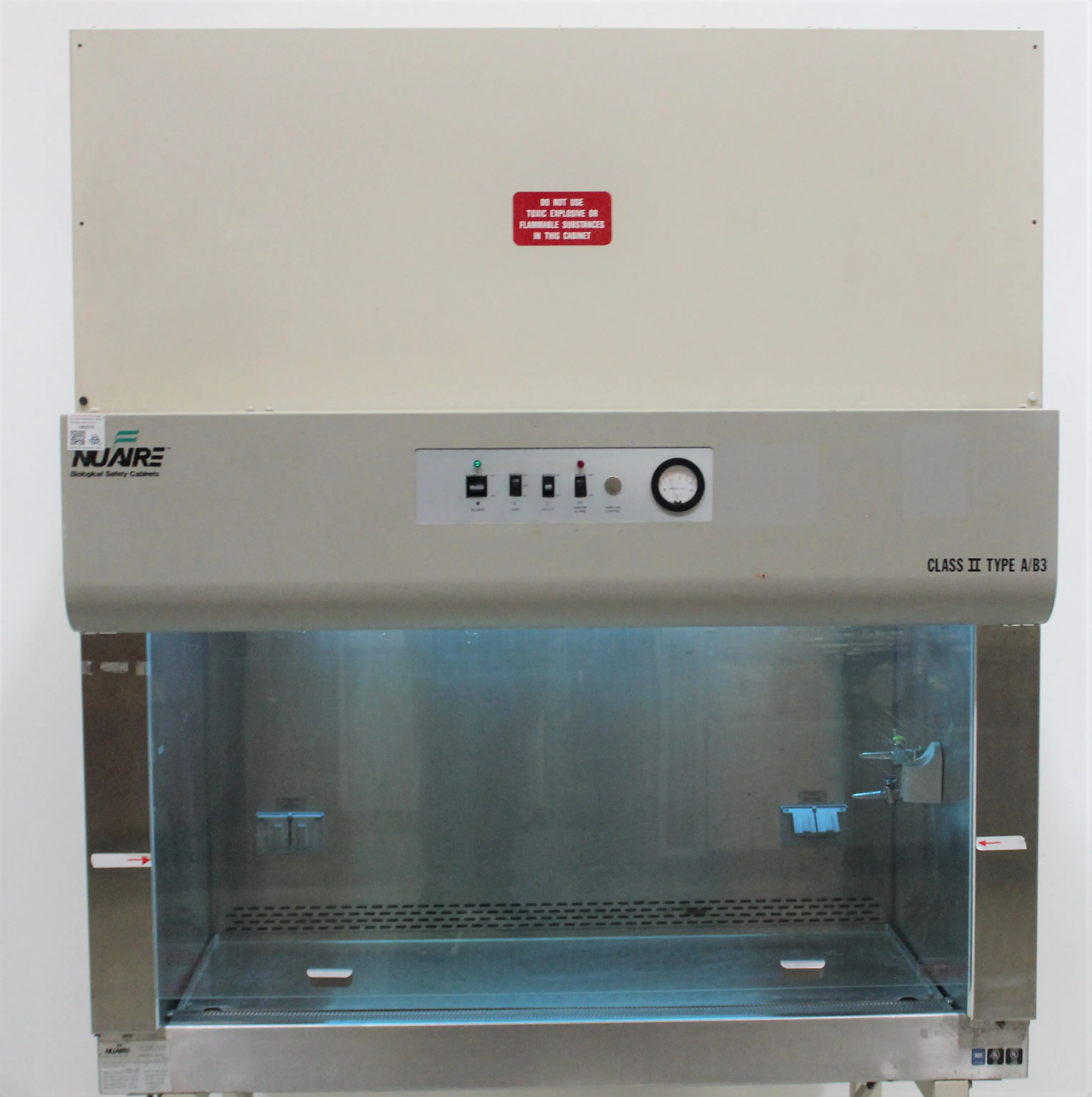 NuAire Model 425-400 4 ft BSC Biosafety Cabinet Used 30-Day Warranty