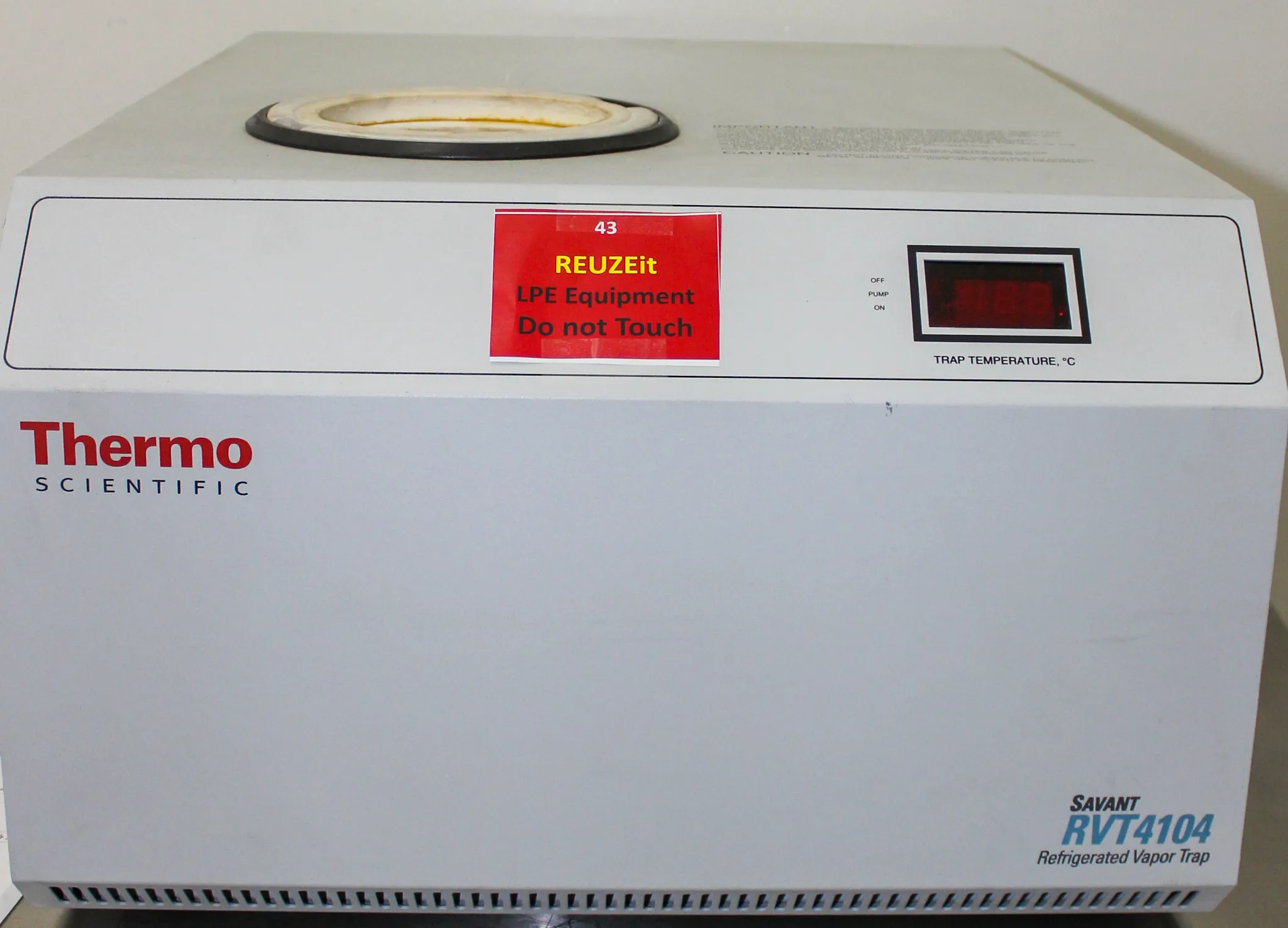 Thermo Scientific Savant SpeedVac Concentrator w/ RVT4104 & VLP120 VacPump