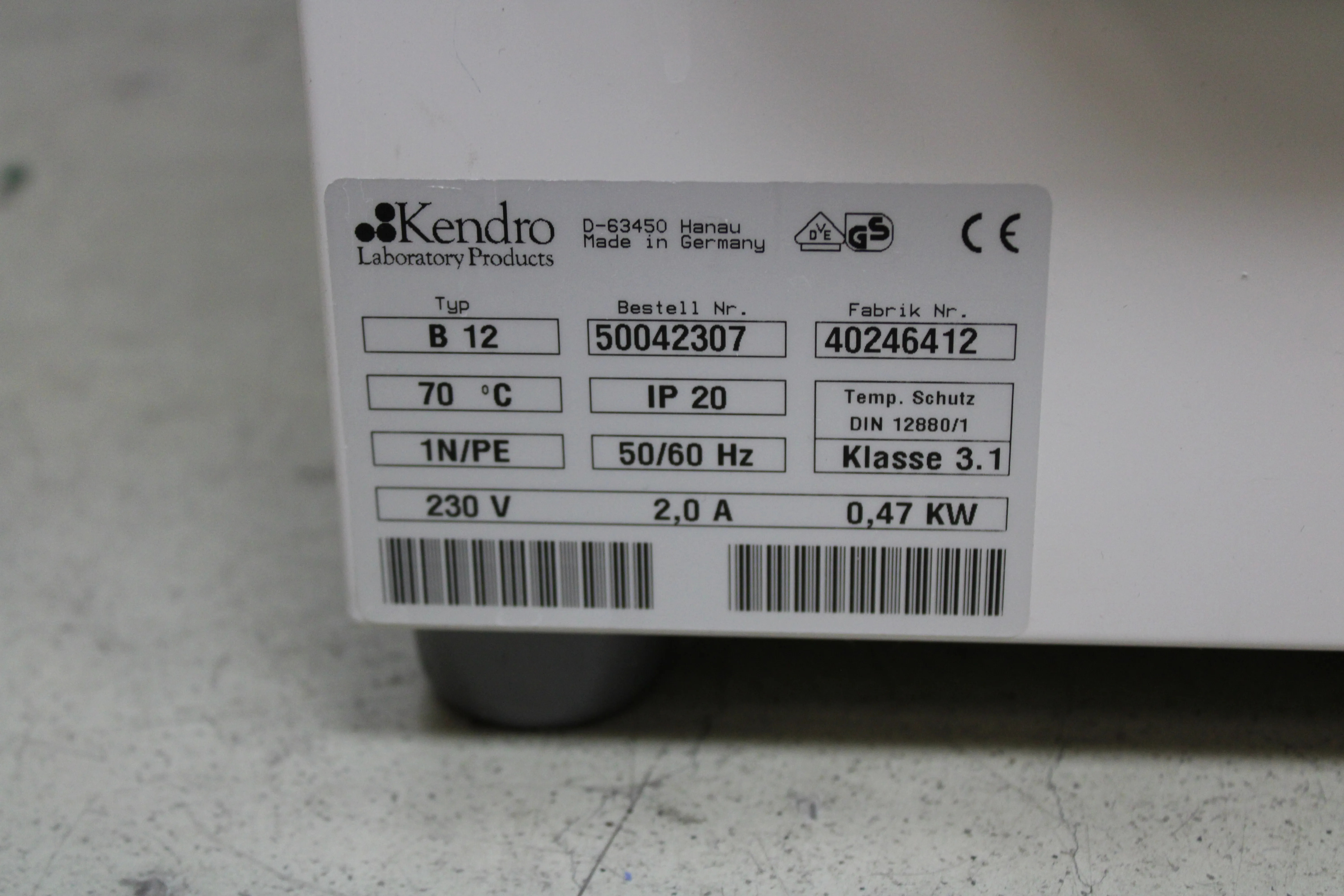 Kendro B12 Incubator 230V 50/60Hz Ambient +5 to +70C 131L Capacity