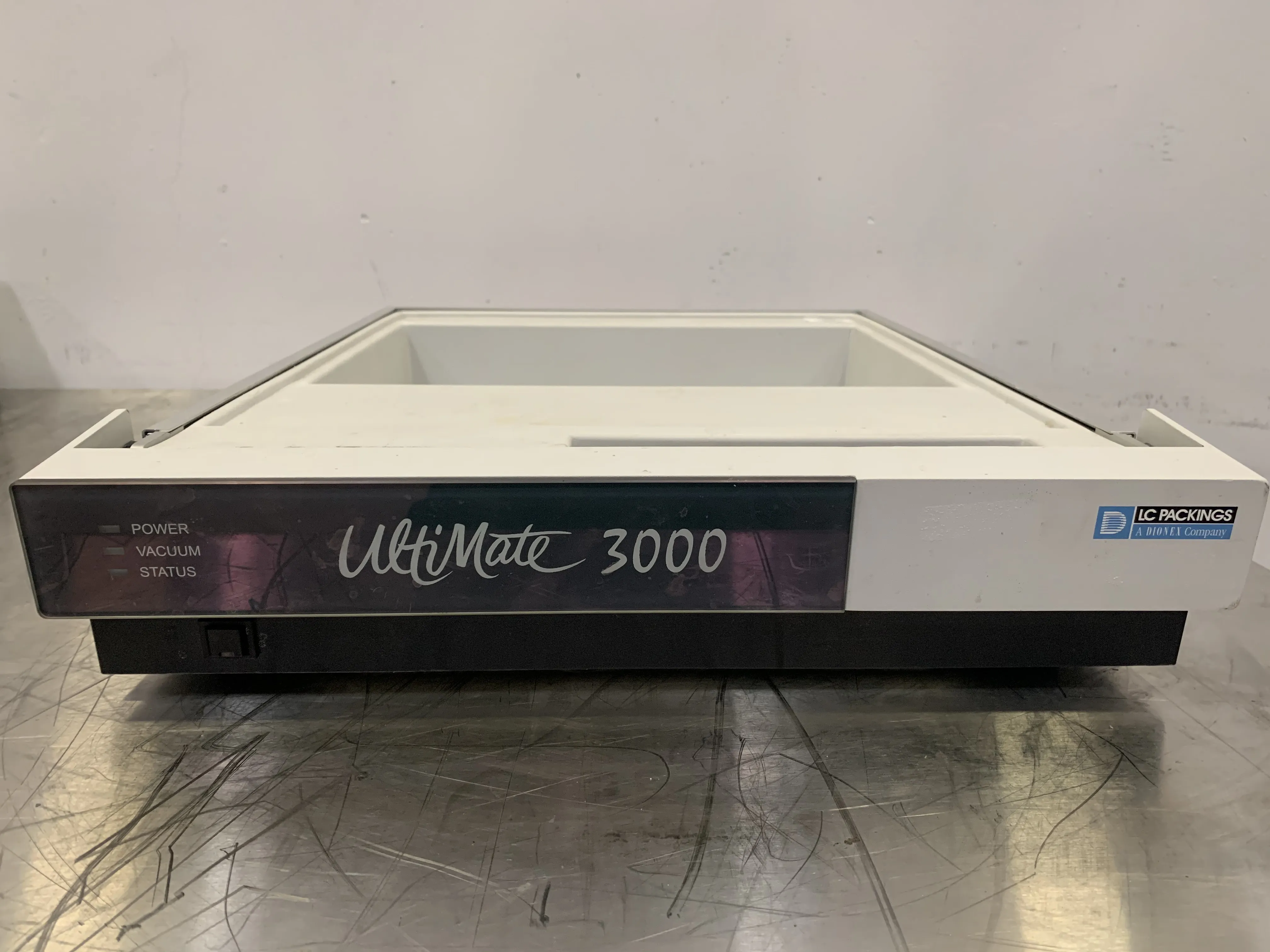 Dionex UltiMate 3000 SRD-3600 Solvent Rack Solvent Degasser