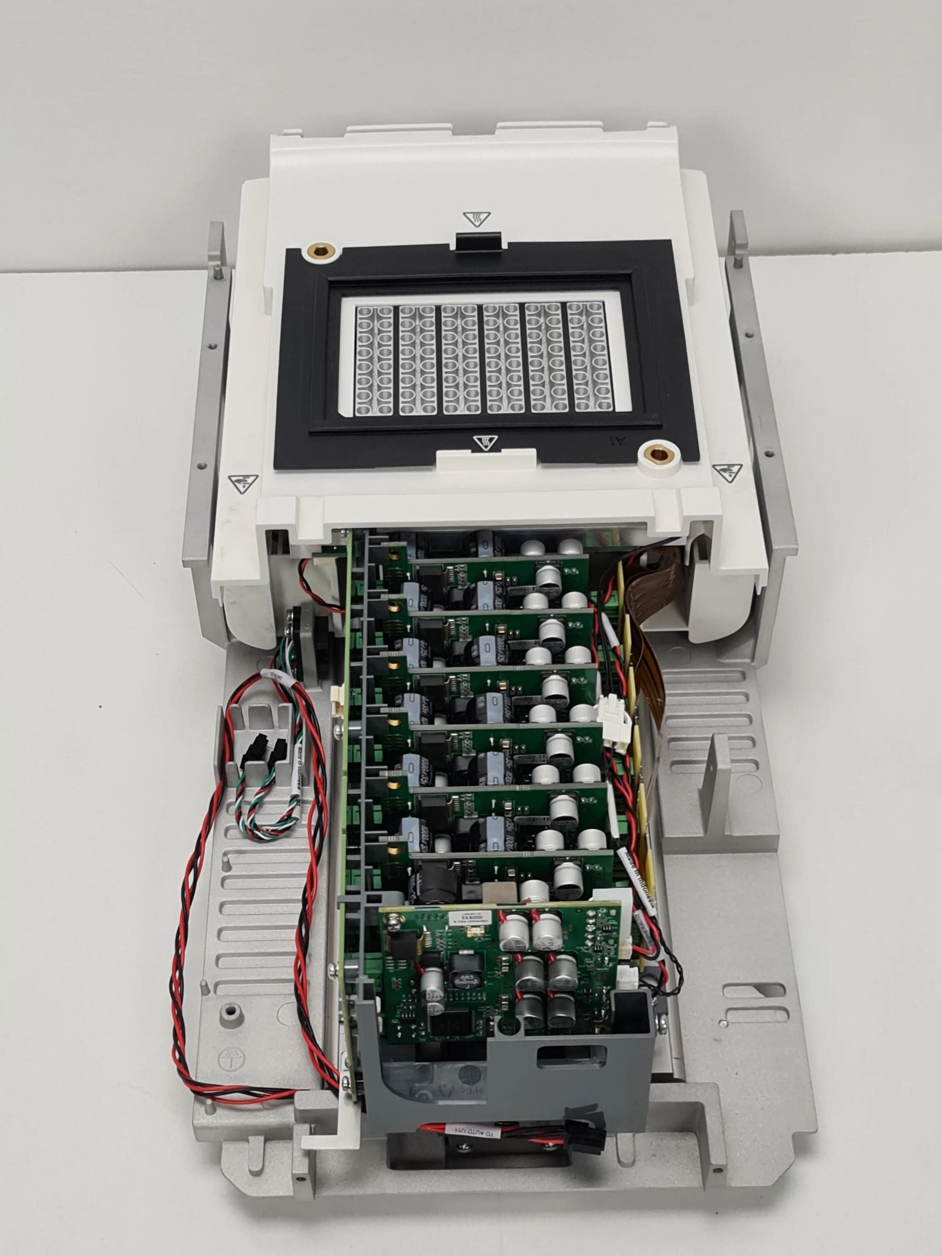 Applied Biosystems A29435 Service Assembly Block Slide 96W APTN Molecular Biology Equipment