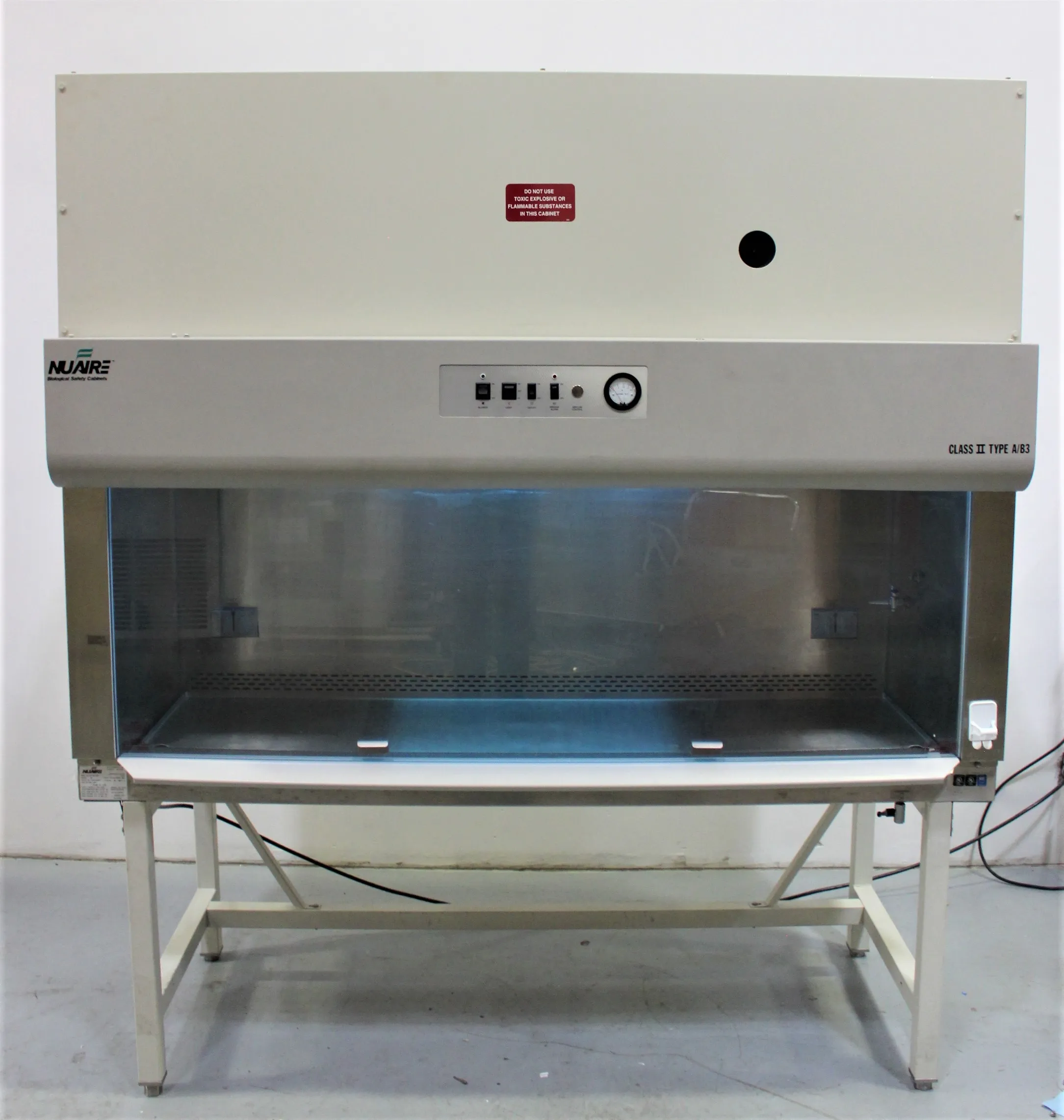 Used NuAire Biosafety Cabinet NU-425-600 Class 1 (120V)