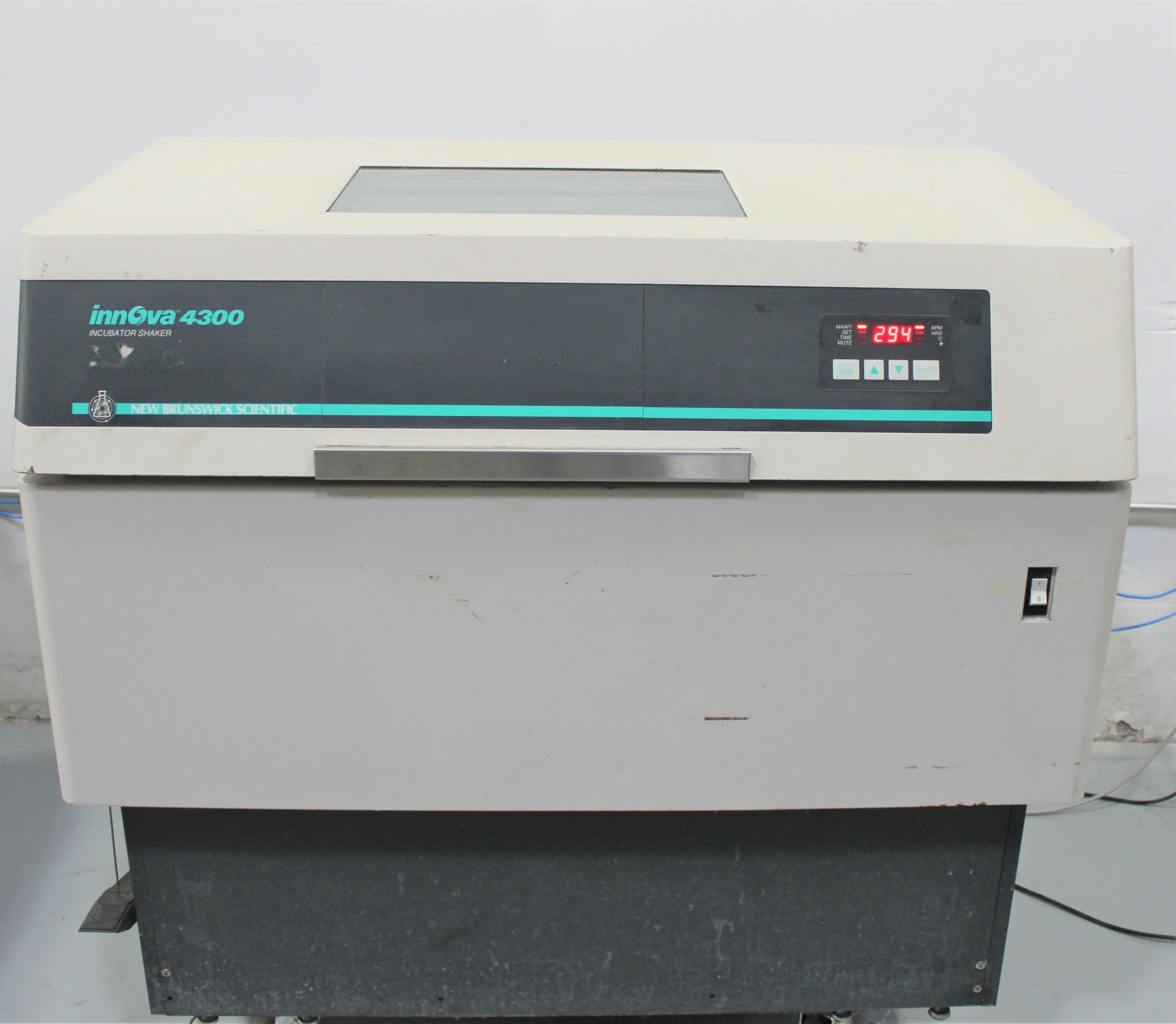 Innova 4300 Incubator Shaker 120V - Used