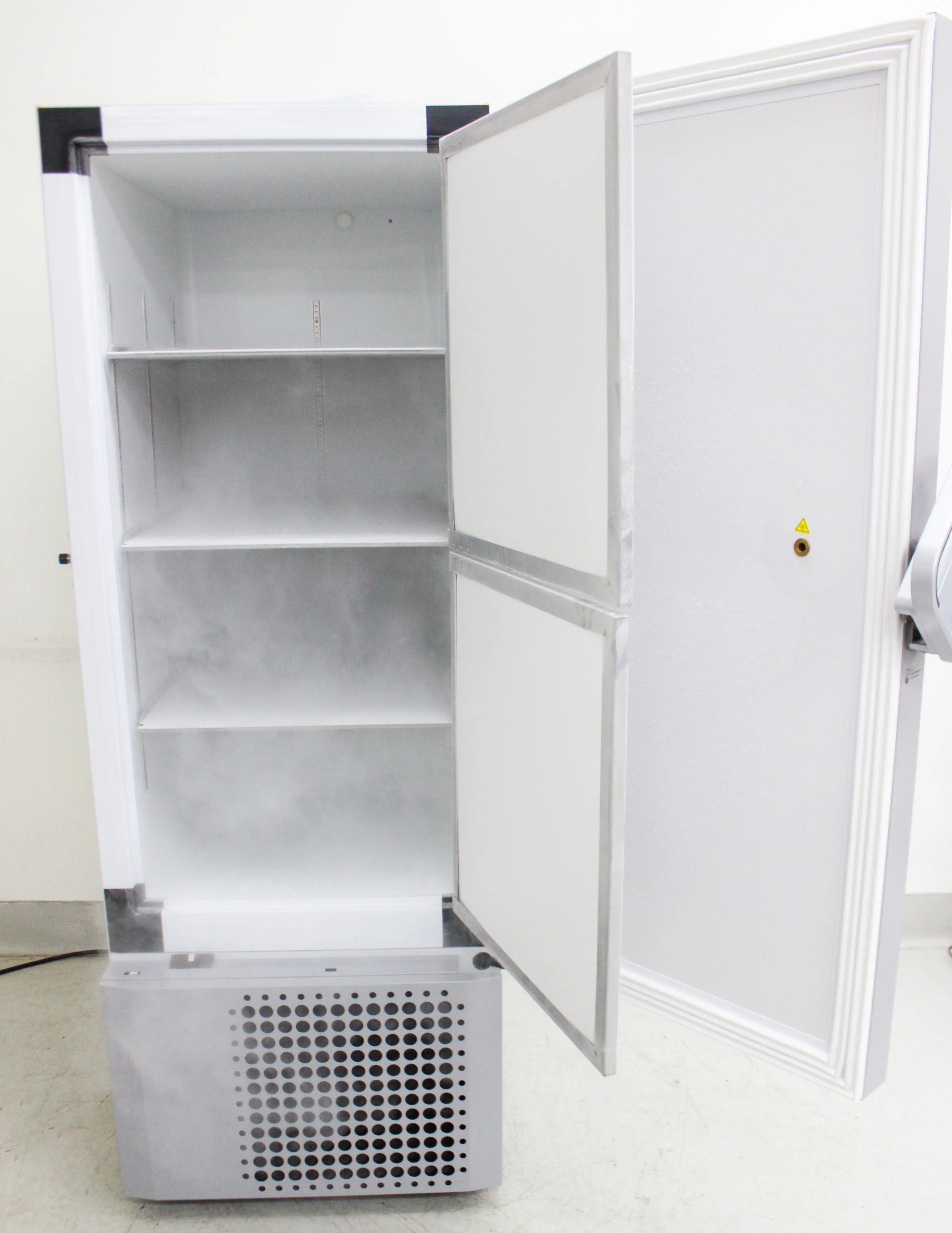 Thermo Scientific TSX Series Ultra-Low Freezer Model TSX40086A