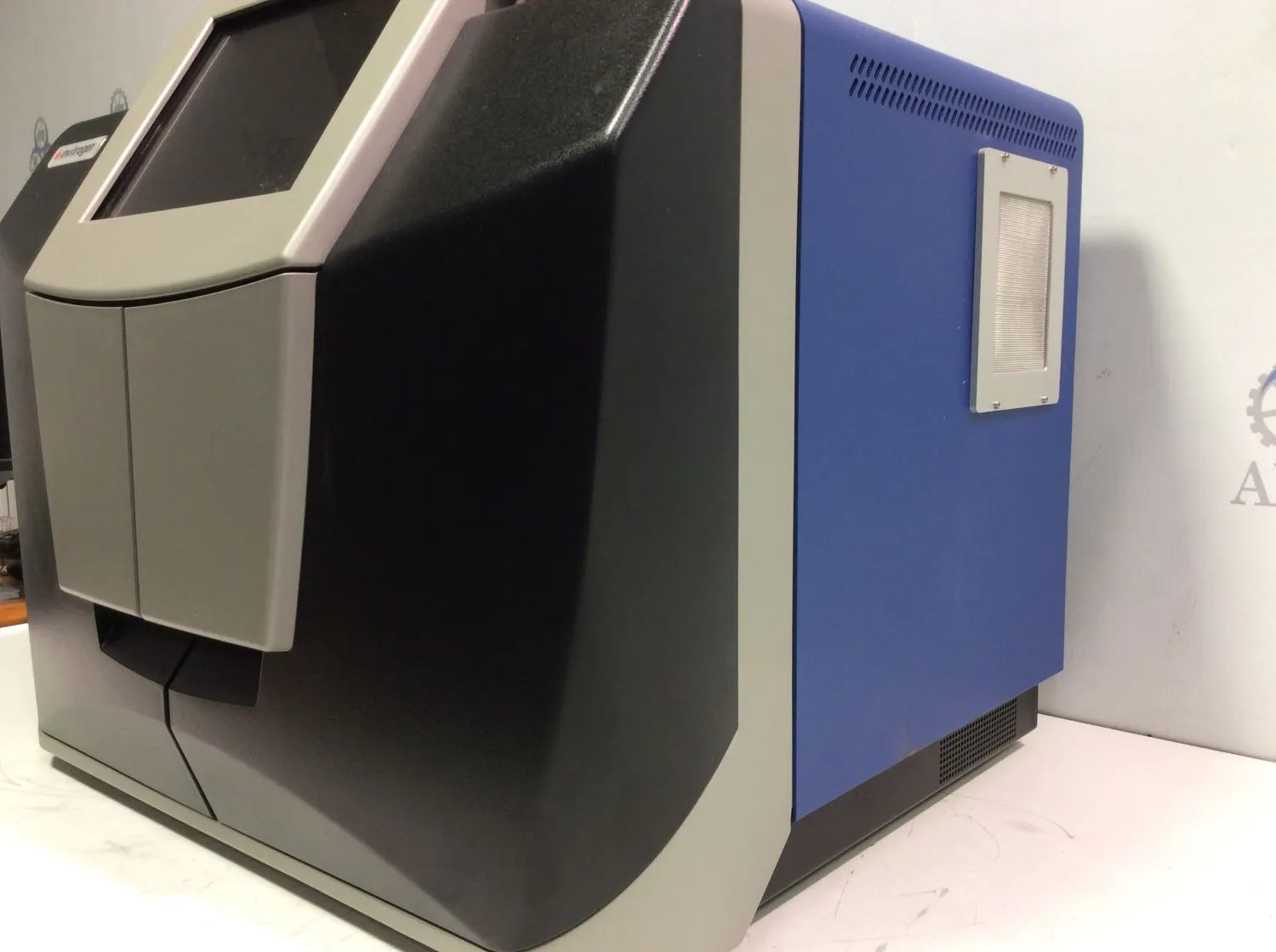 Invitrogen Prodigy Microarray System Model 2000DX