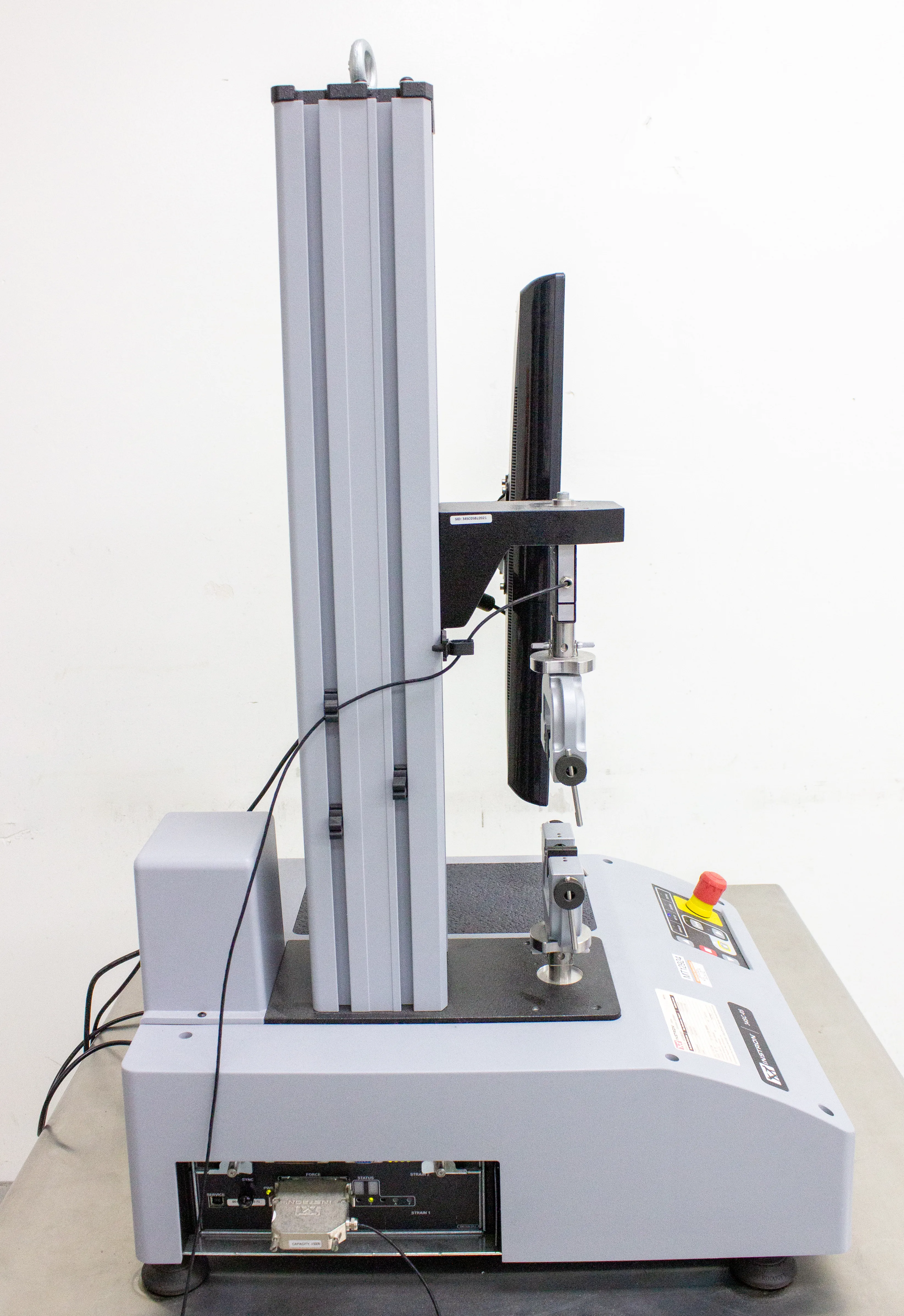 Instron 3400 Series Universal Testing System Model 34SC-05