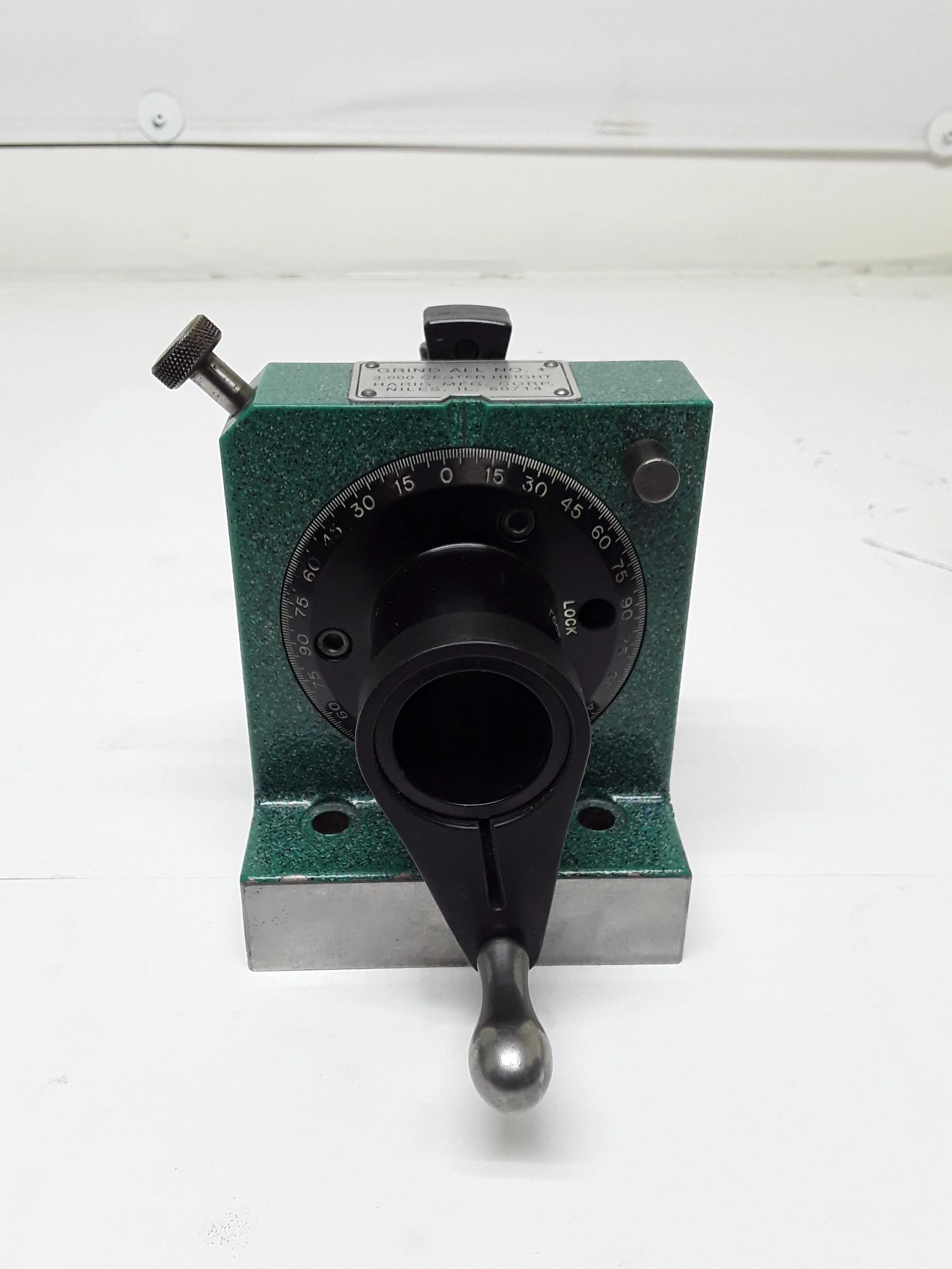 Harig GRIND-ALL No. 1 V-Block Fixture - Used Laboratory Equipment