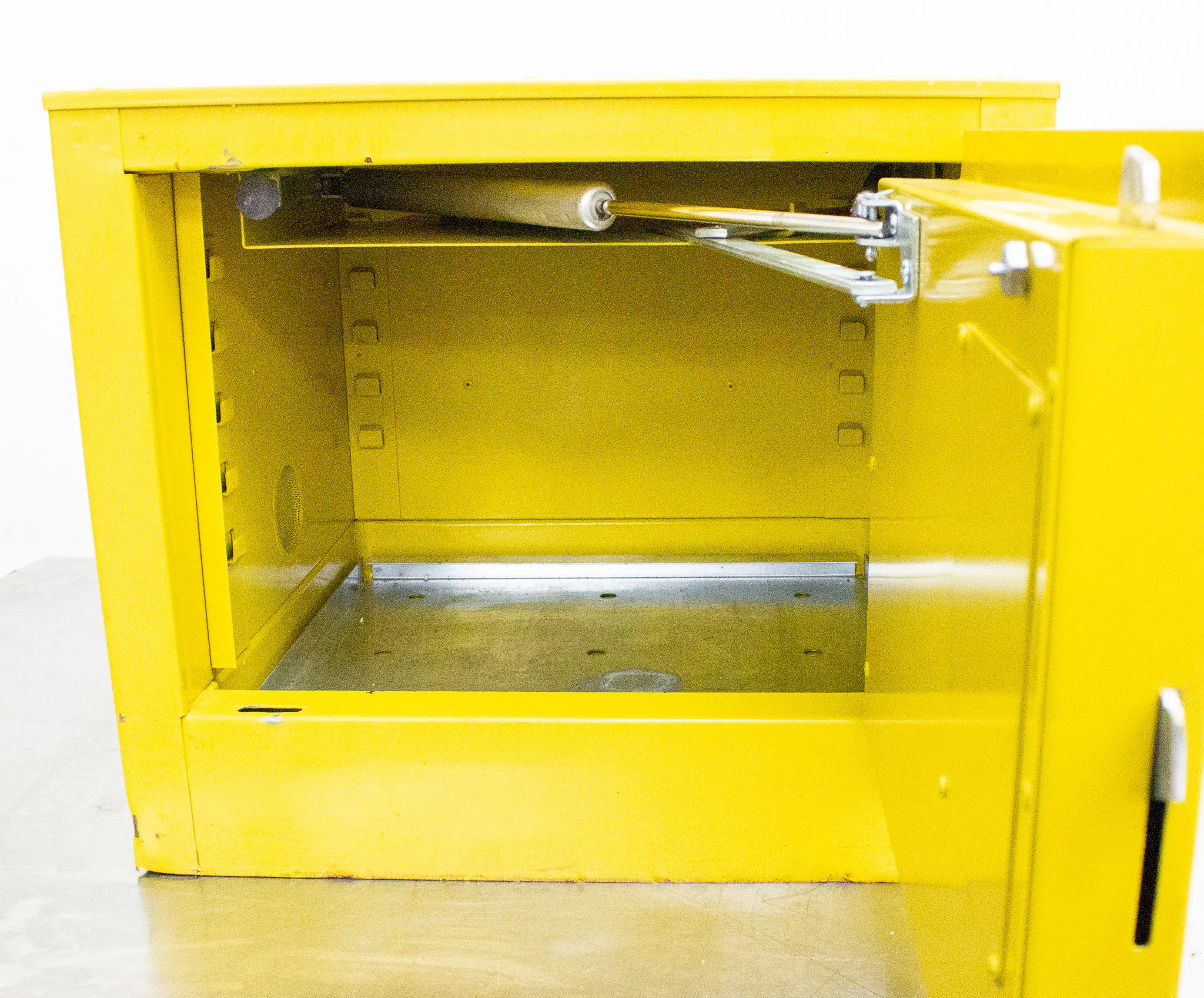 Flammable Storage Cabinet 20x20x18 in