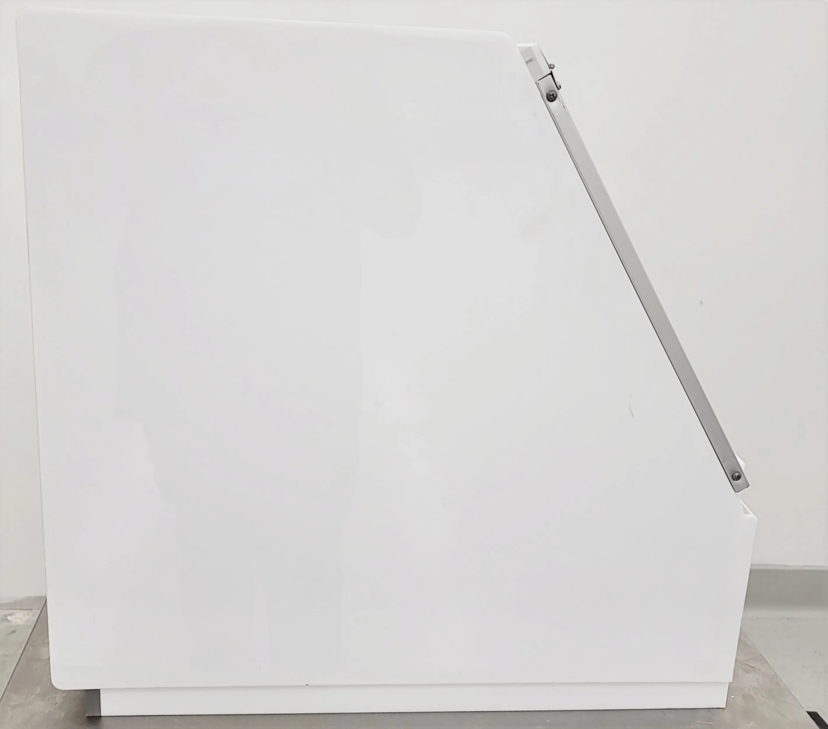 Used C.B.S. Scientific P-048-202 PCR Enclosure Hood