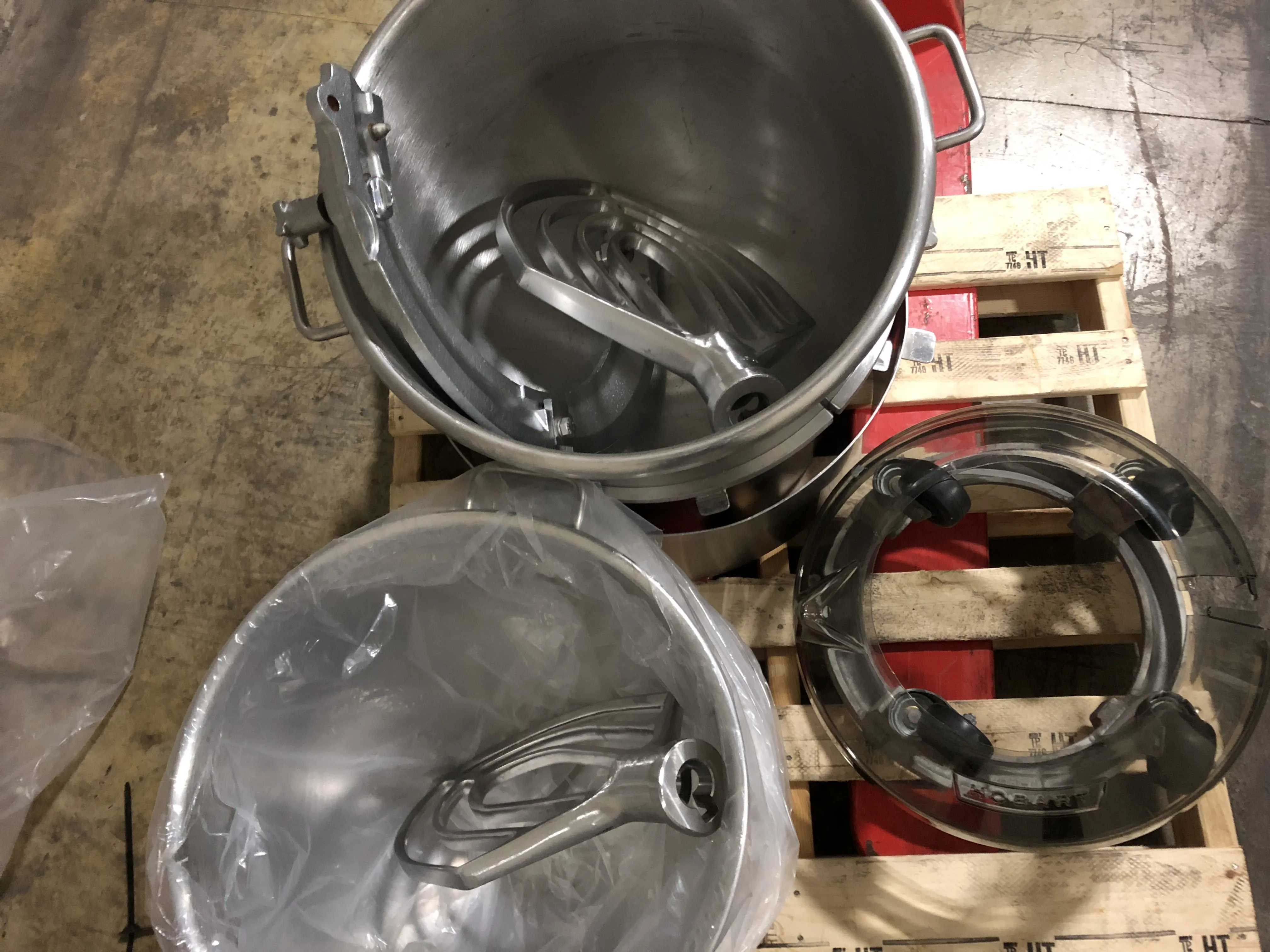 Hobart V1401 140-Quart Mixer with 5 H.P. Fixed Speed Motor