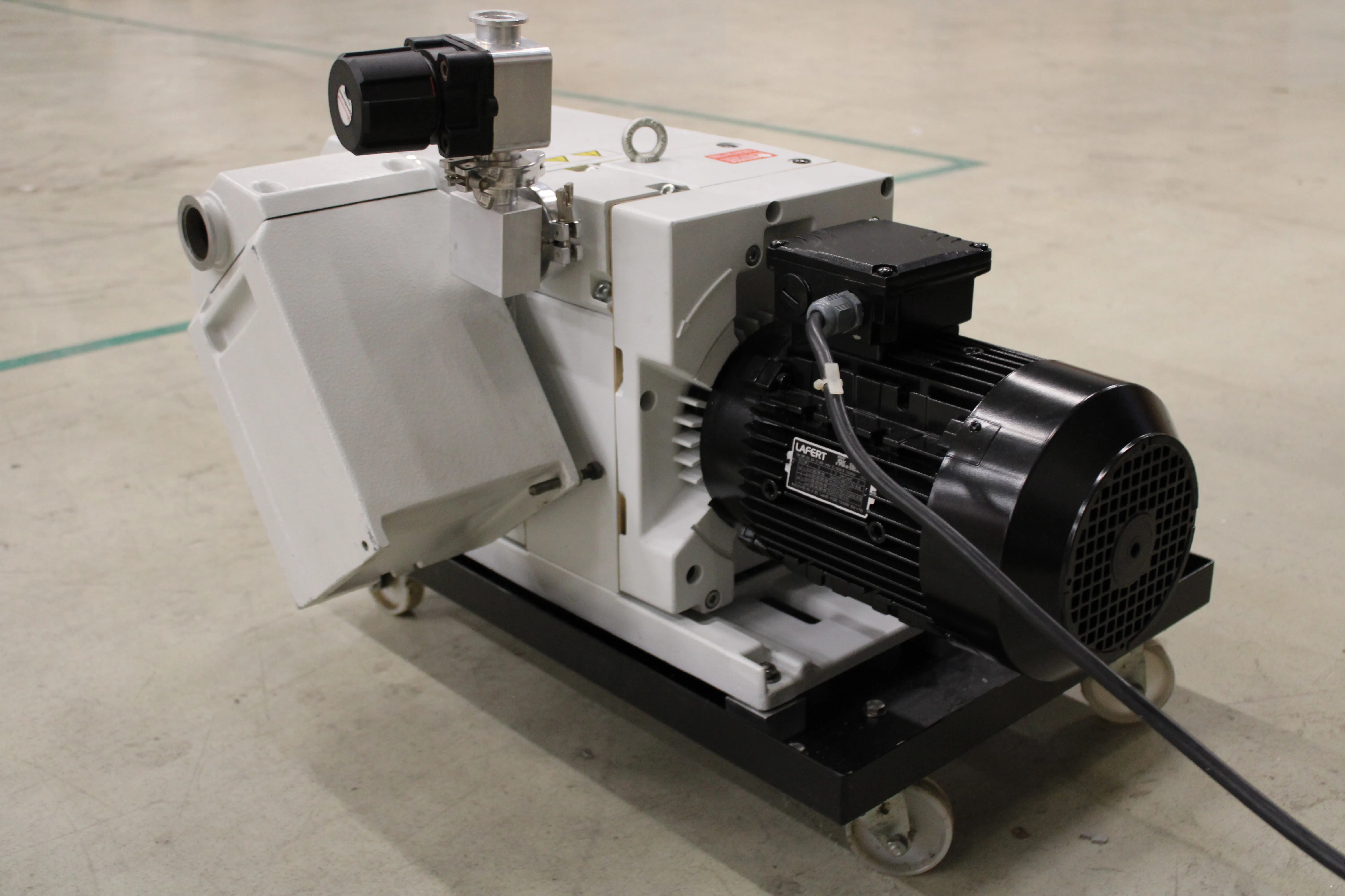 Leybold D65B TRIVAC Two Stage Rotary Vane Vacuum Pump