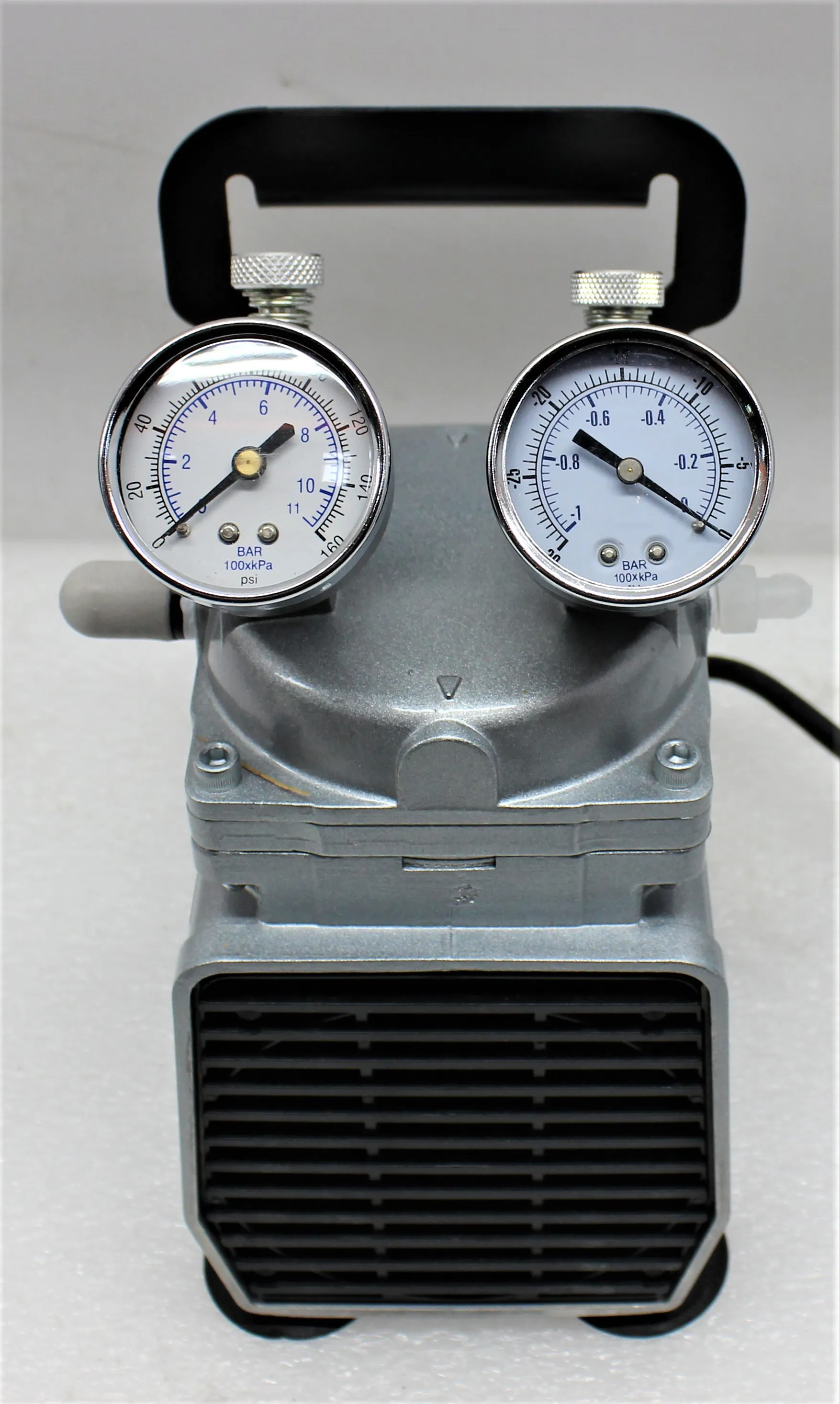 Gast Vacuum Pump Model: P704-AA 120V 50/60Hz