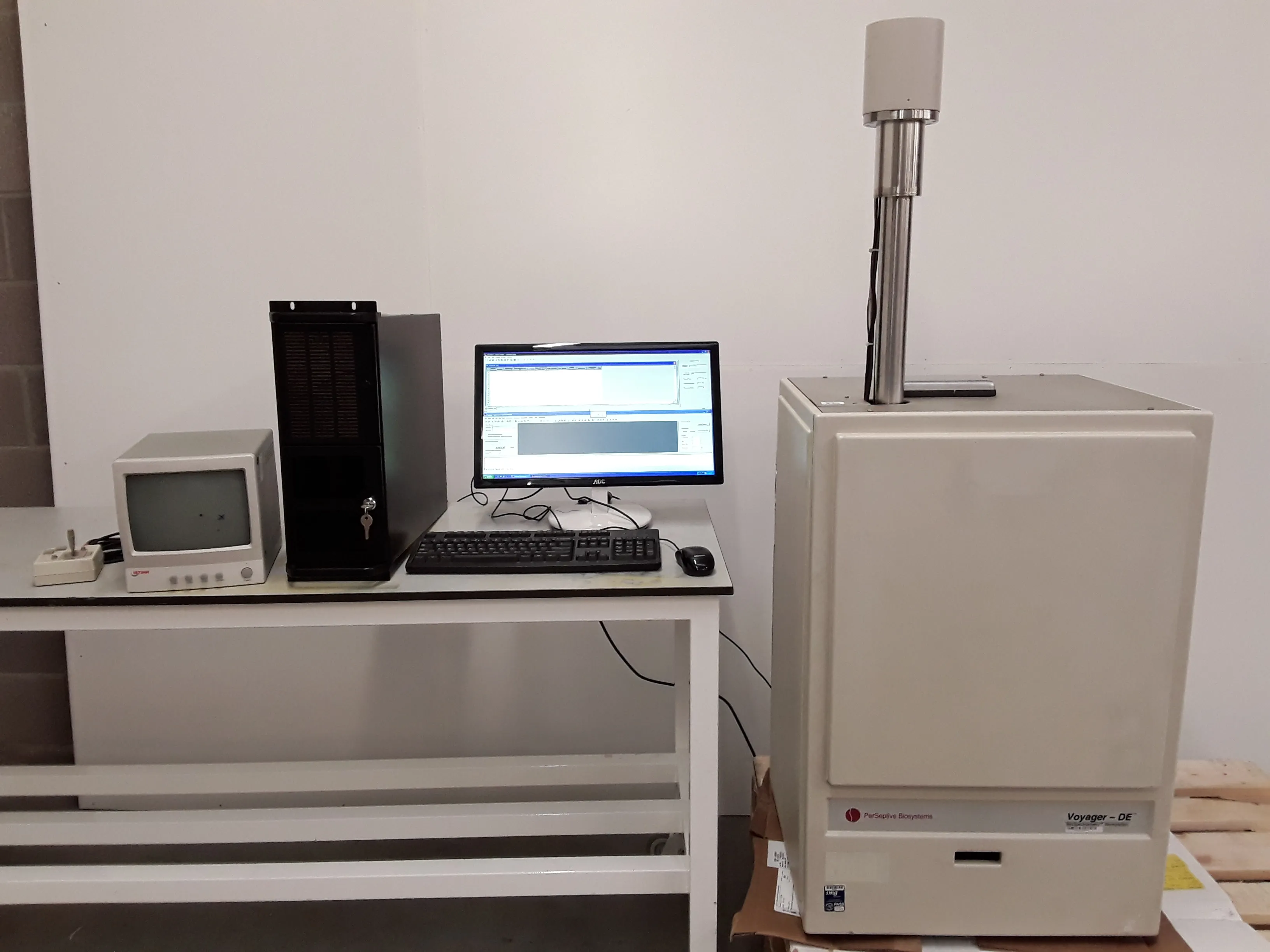 Applied Biosystems Voyager DE Biospectrometry Work Station