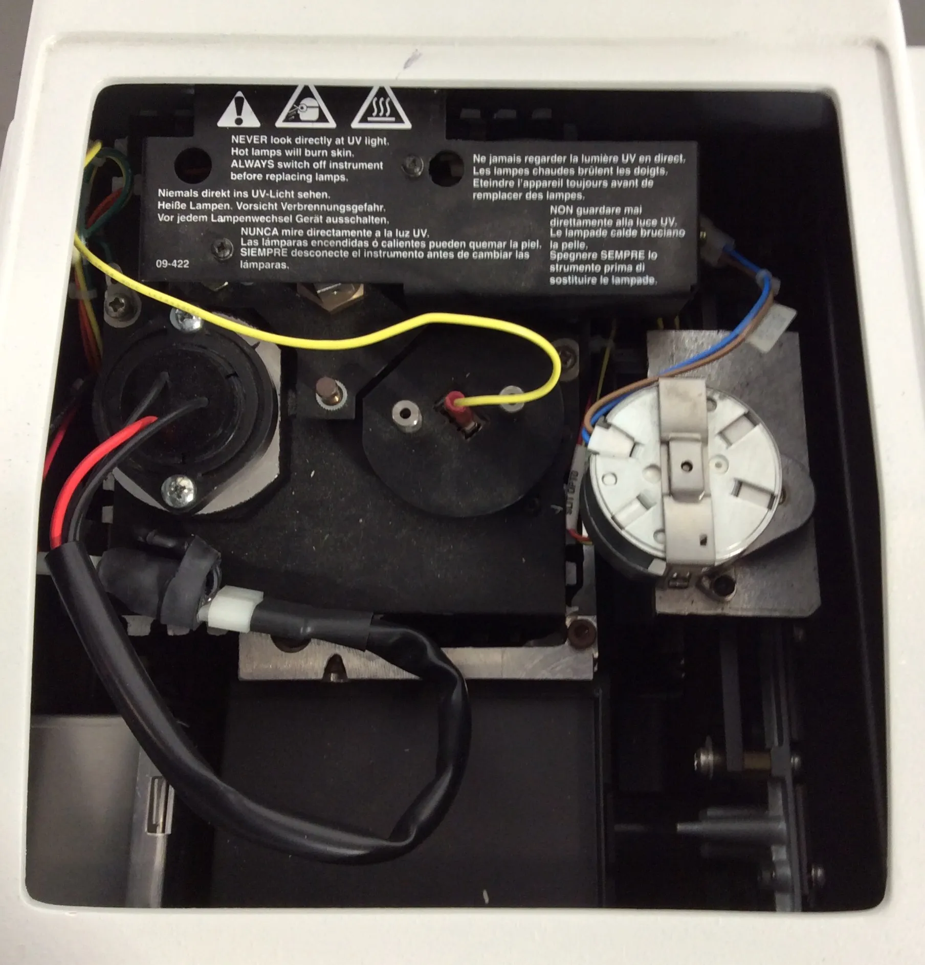 Varian Cary 300 Bio UV-Visible Spectrophotometer w/ Temperature Controller