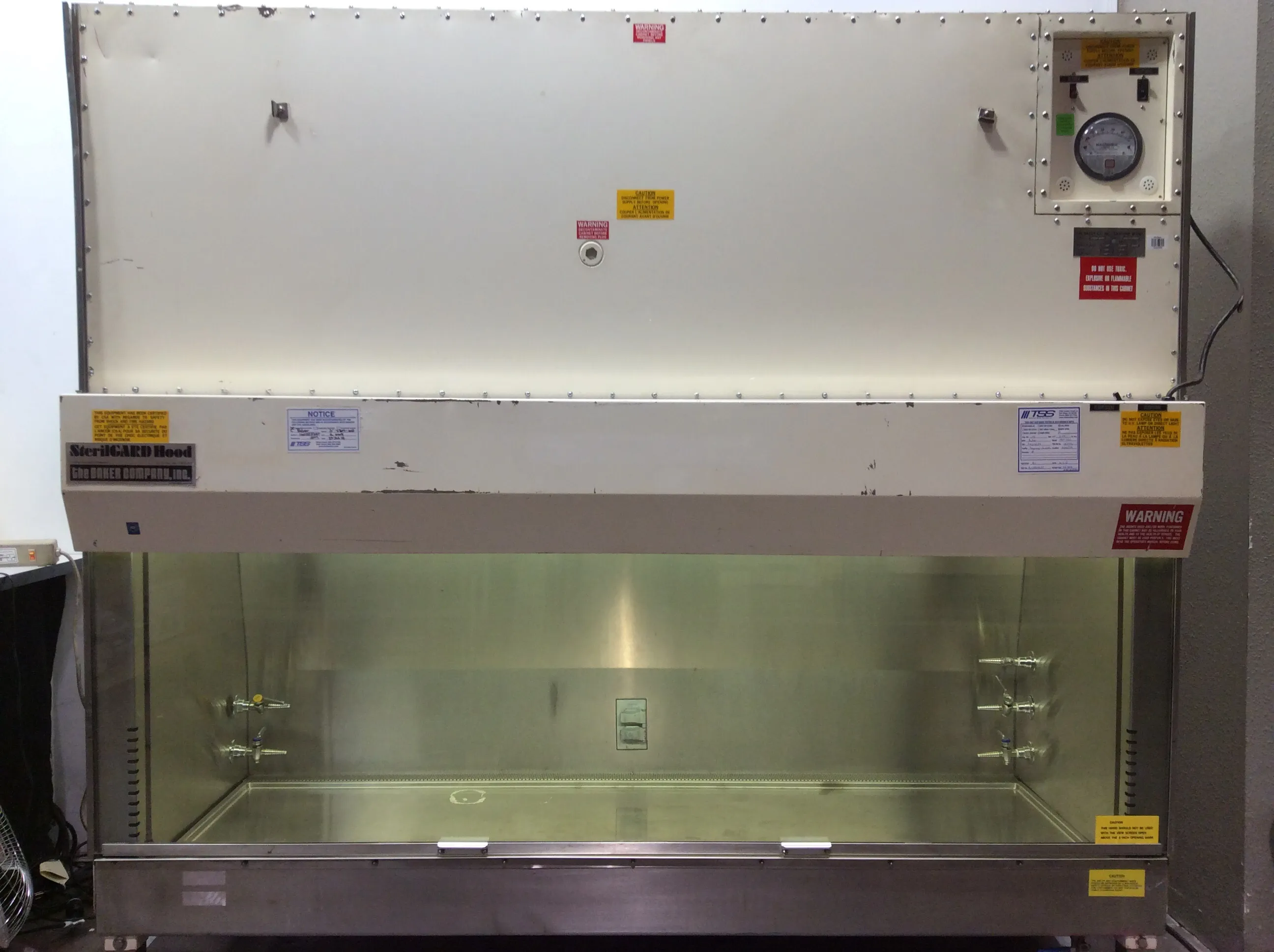 The Baker Company SterilGARD Model VBM-600 Fume Extractor / Blower Biological Safety Hood