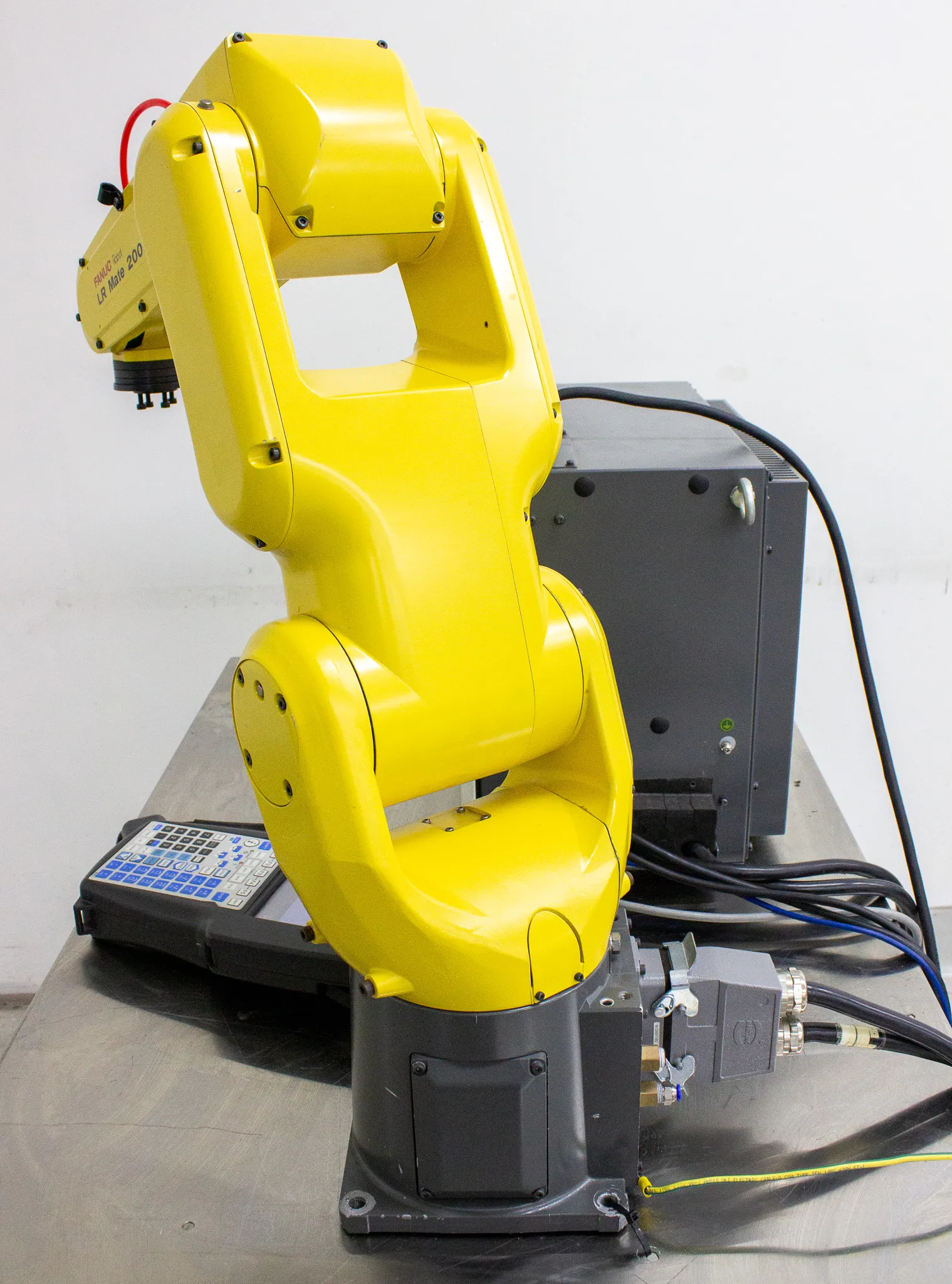 Used Fanuc Robot Arm LR Mate 200iD & R-30iB Mate Controller