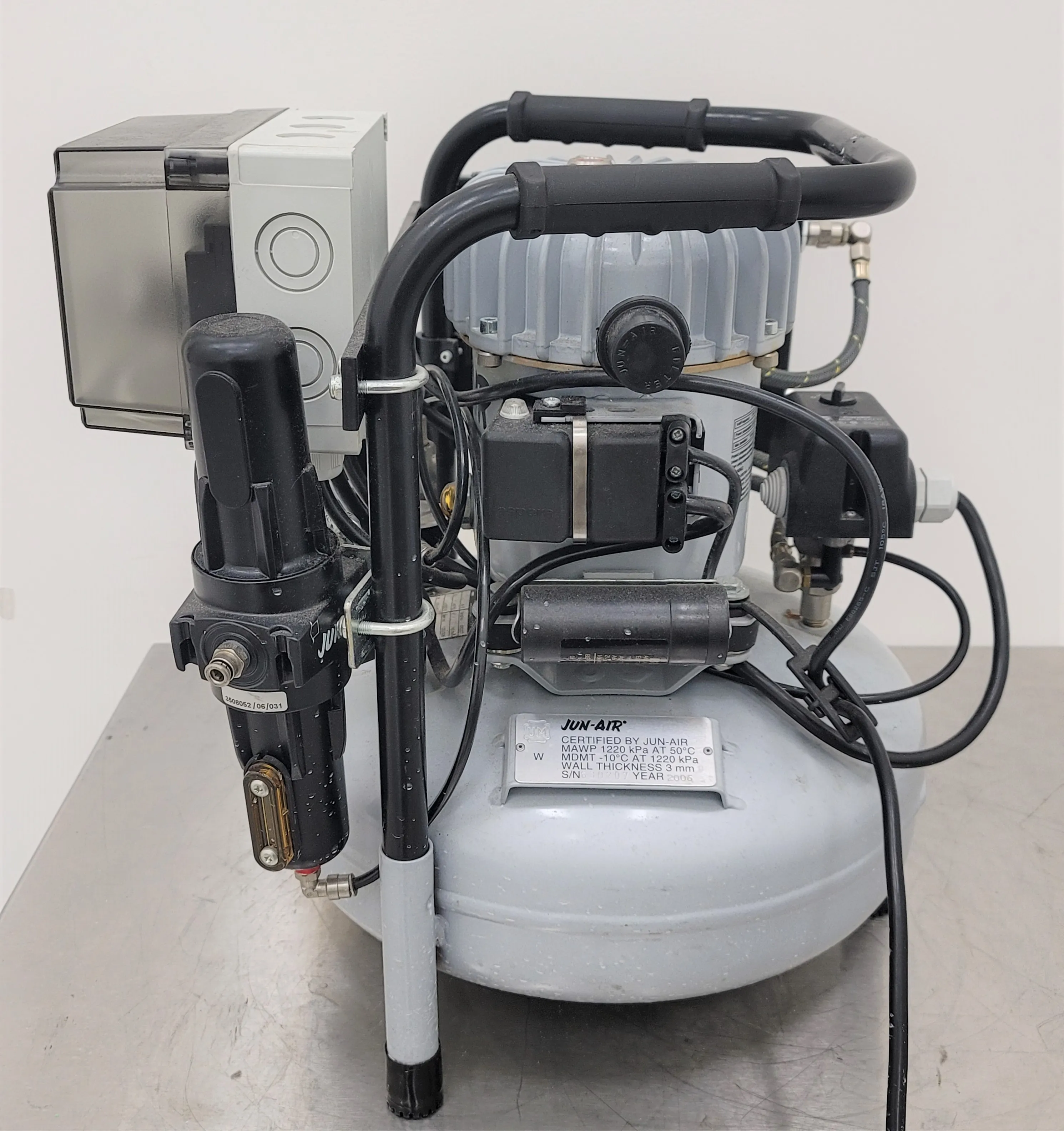 Jun-Air Model 6 Laboratory Air Compressor