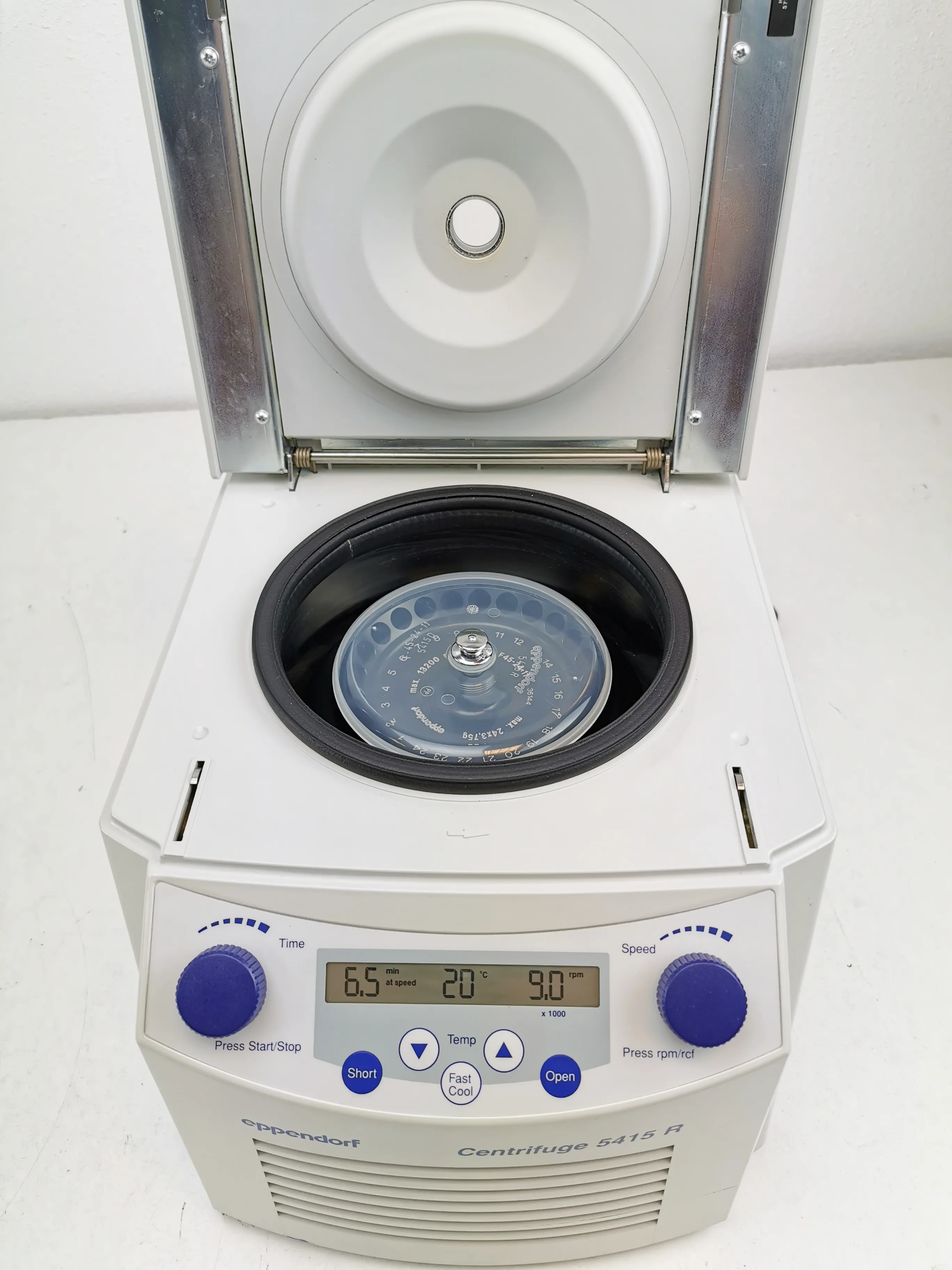 Eppendorf Centrifuge 5415 R Microcentrifuge