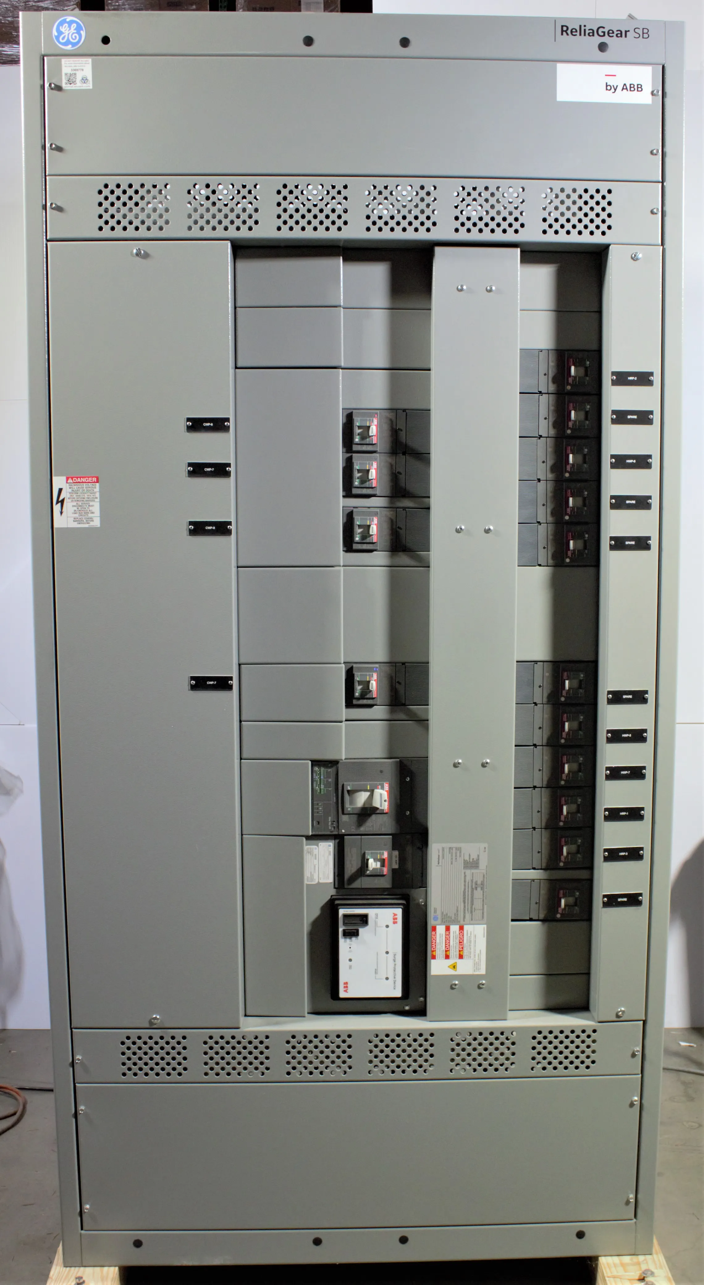 ABB ReliaGear neXT 600V SwitchBoard Panel S Salvage GE Industrial Solutions Laboratory Equipment