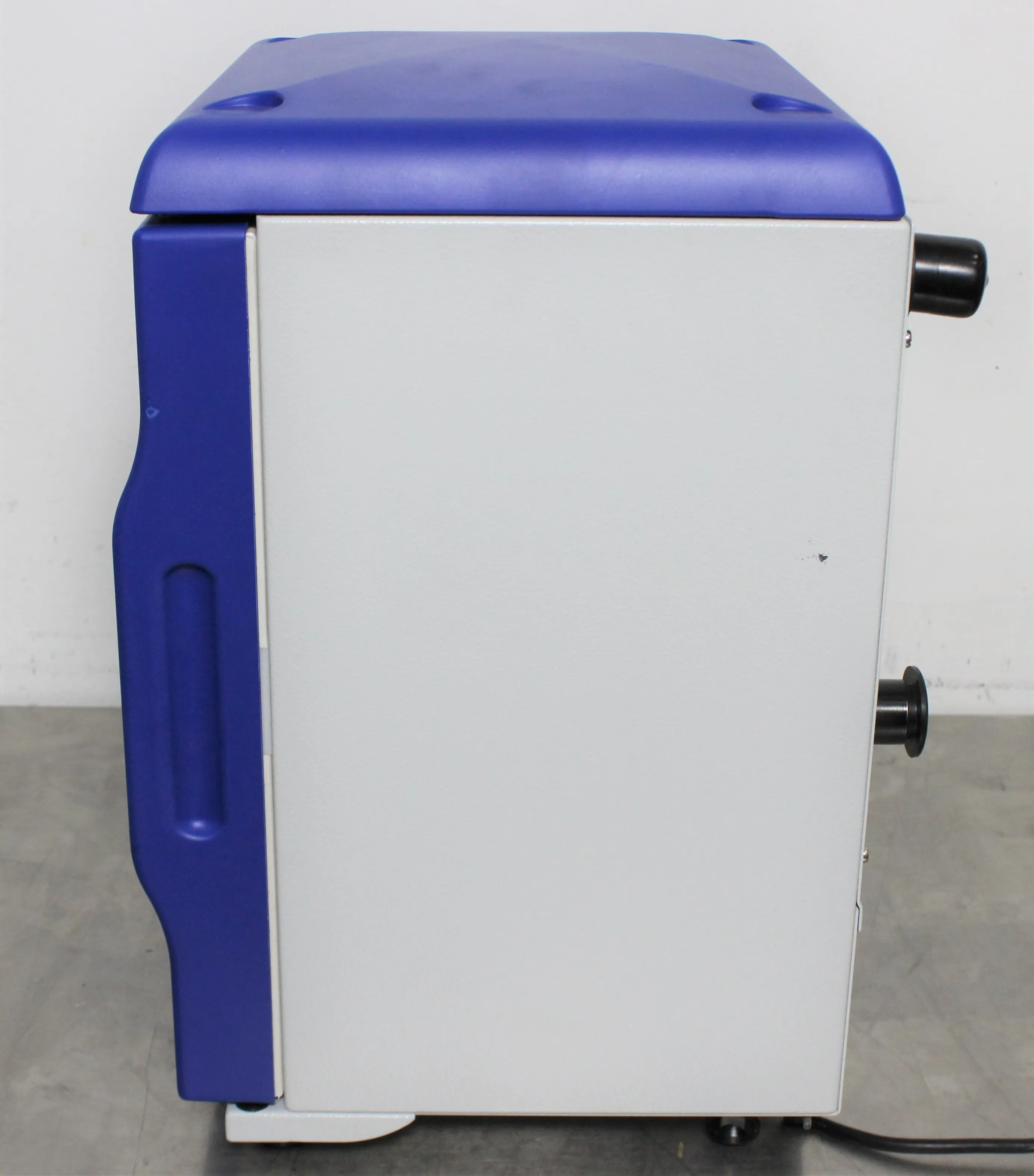 New Brunswick Galaxy 14S CO2 Incubator