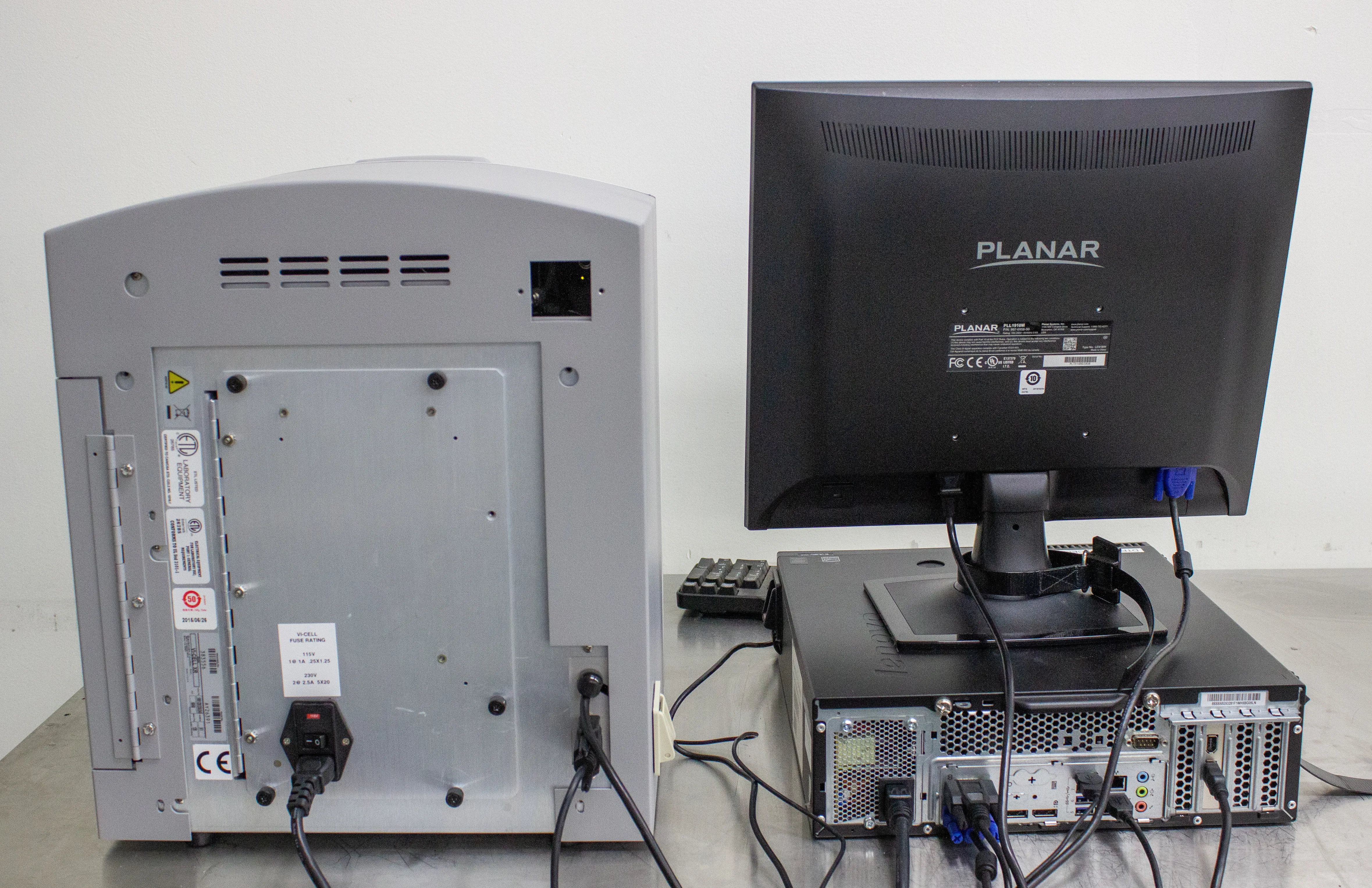 Beckman Coulter VI Cell XR Cell Viability Analyzer with Lenovo Computer Workstation