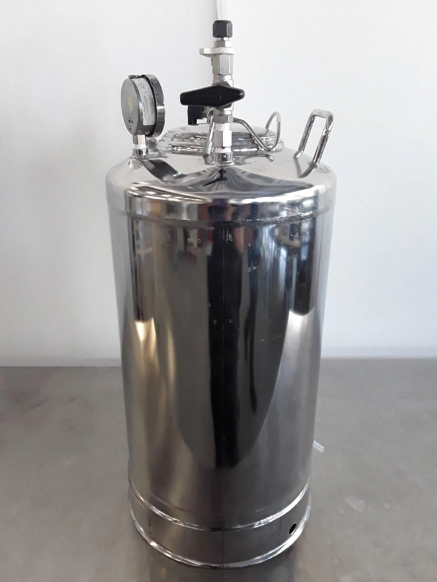 Alloy Products Corp Pressure Tank - Used Lab Equipment 115PSI / 100F Degrees