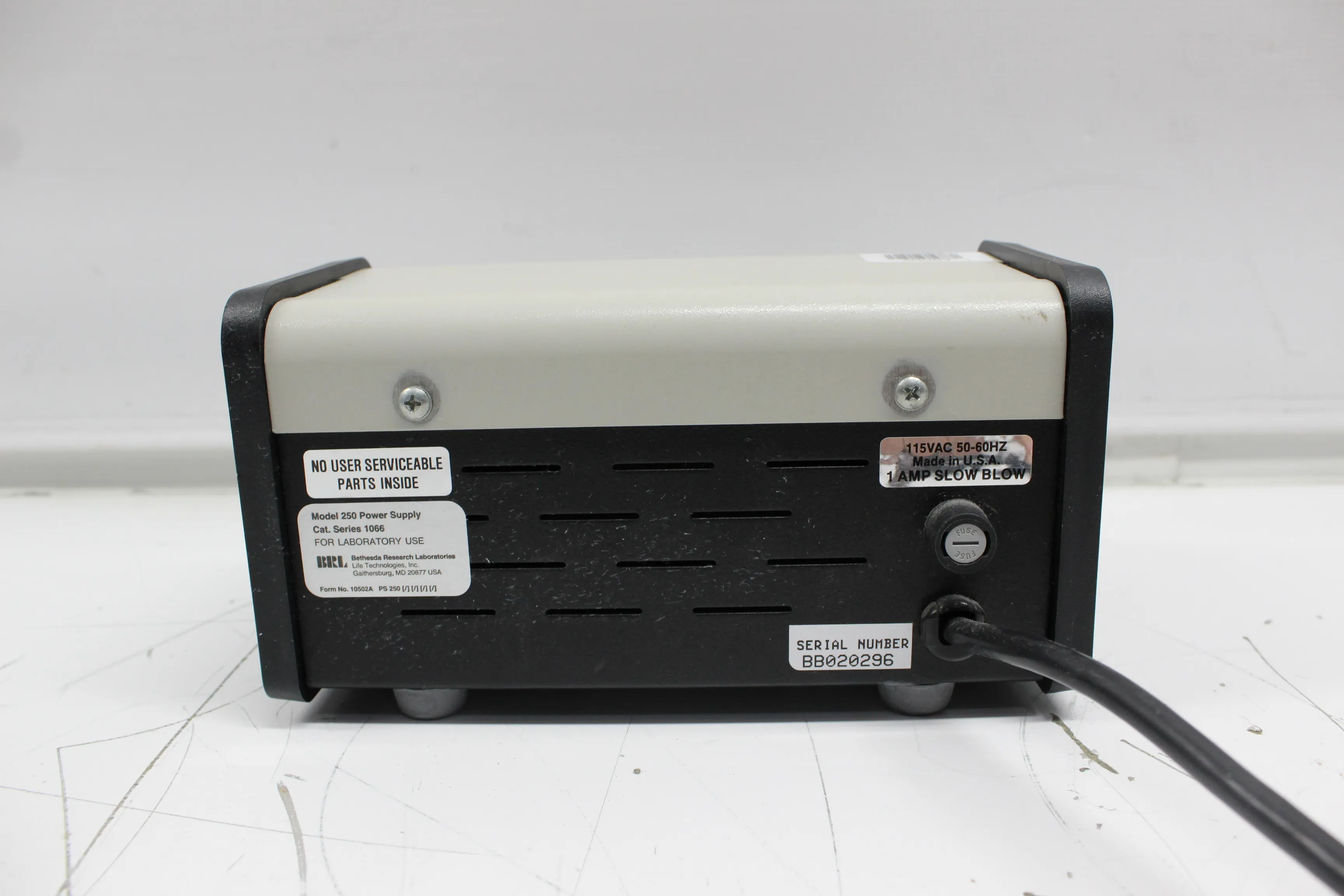 Life Technologies 250 Electrophoresis Power Supply - Model 250