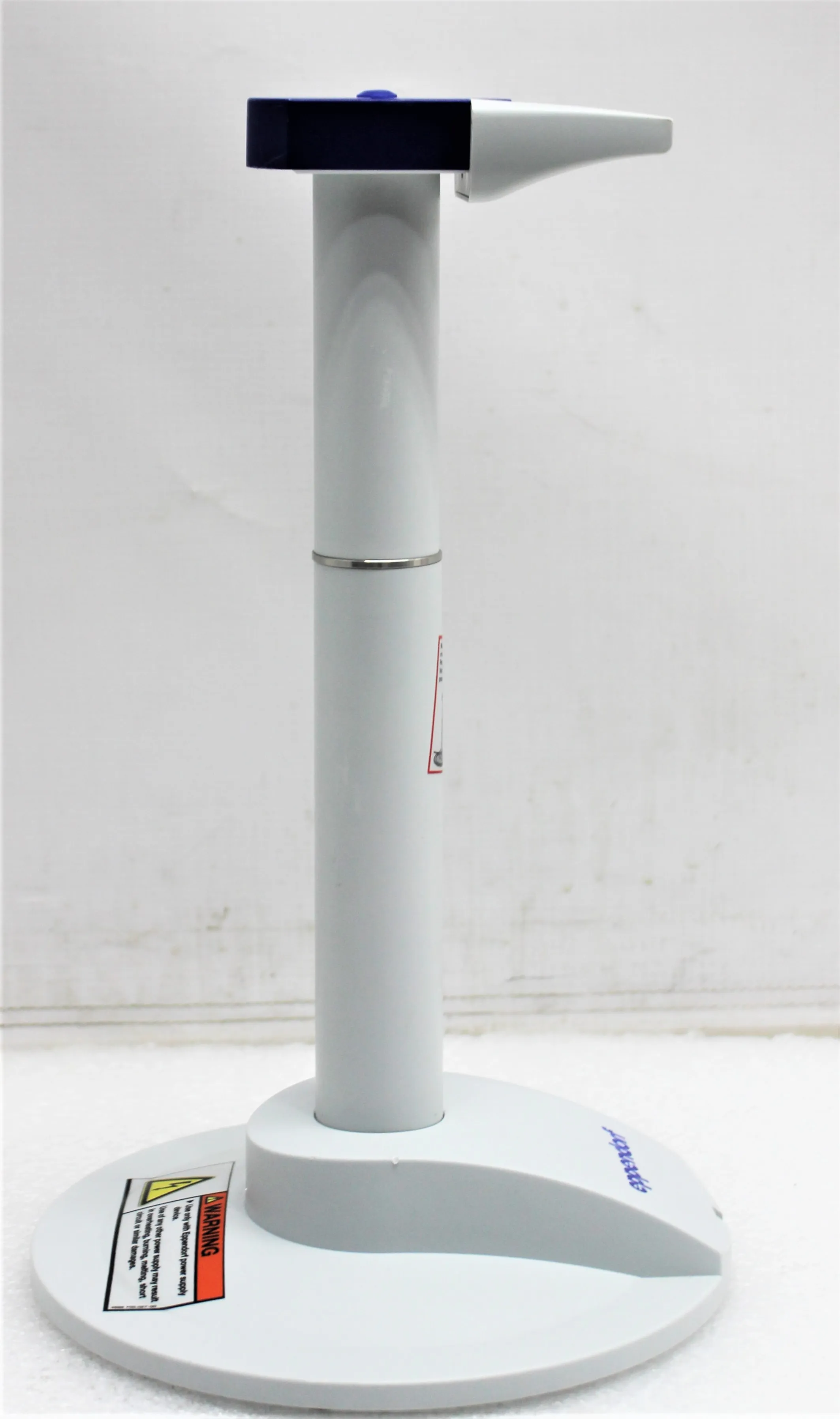 Eppendorf Single-Place Charging Stand for Repeater Series Electronic Repeater Pipettes