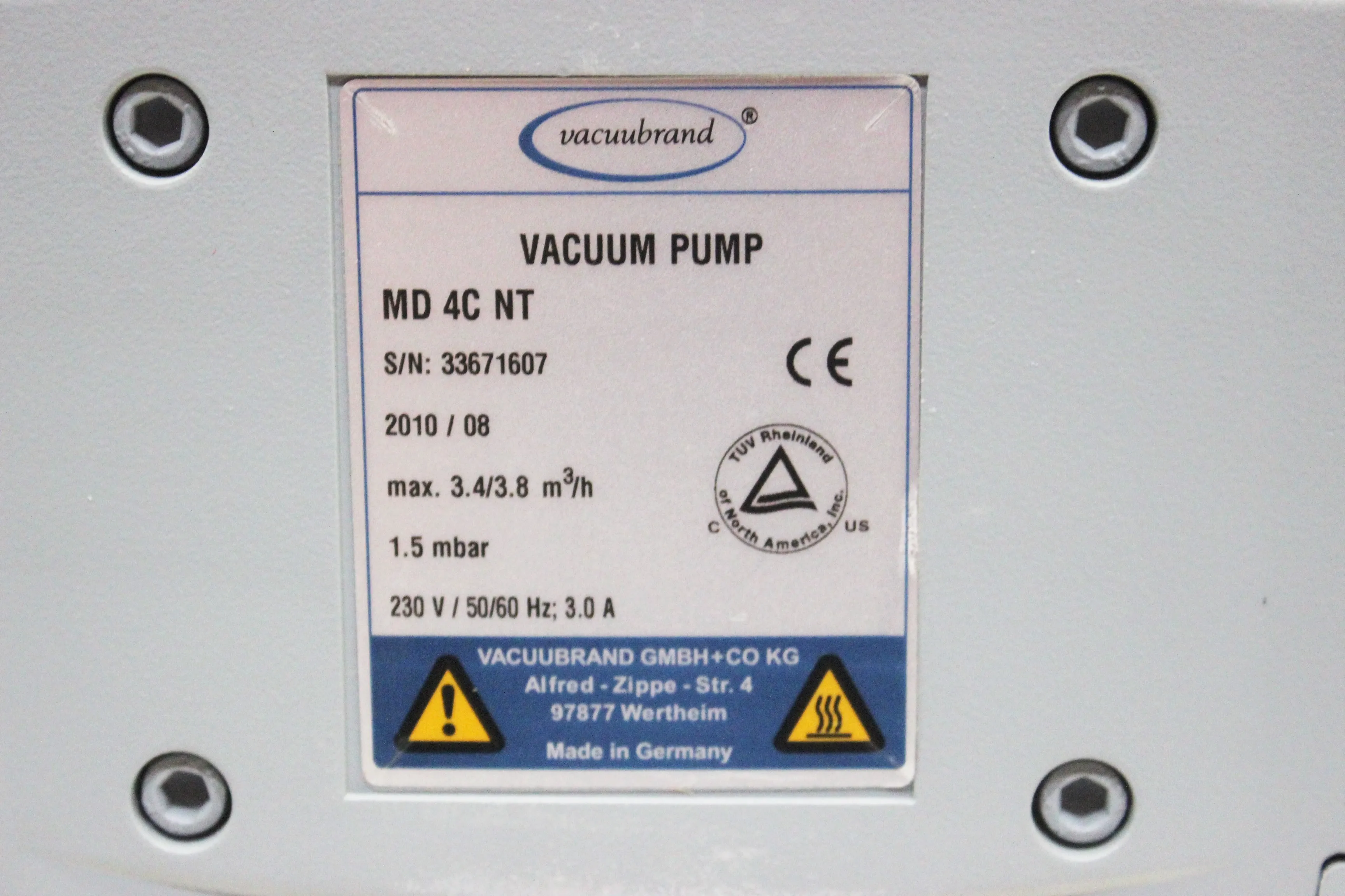 Vacuubrand MD 4C NT Three-Stage Chemistry-Design Diaphragm Vacuum Pump 230V 50Hz/60Hz