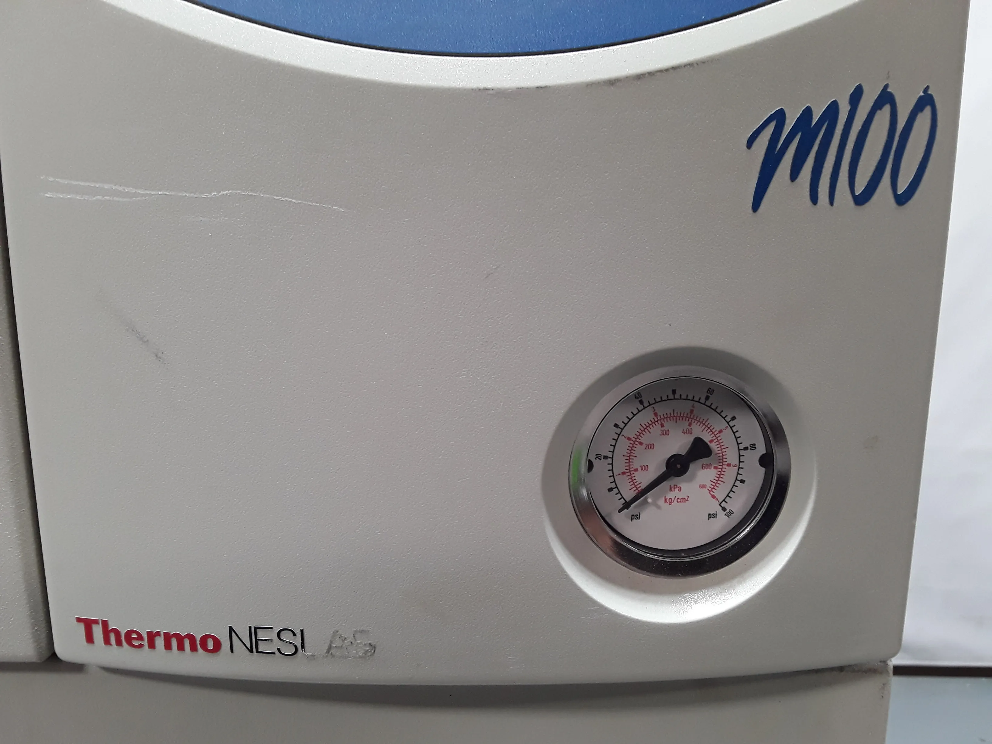 Thermo Neslab Merlin Series M100 Recirculating Chiller