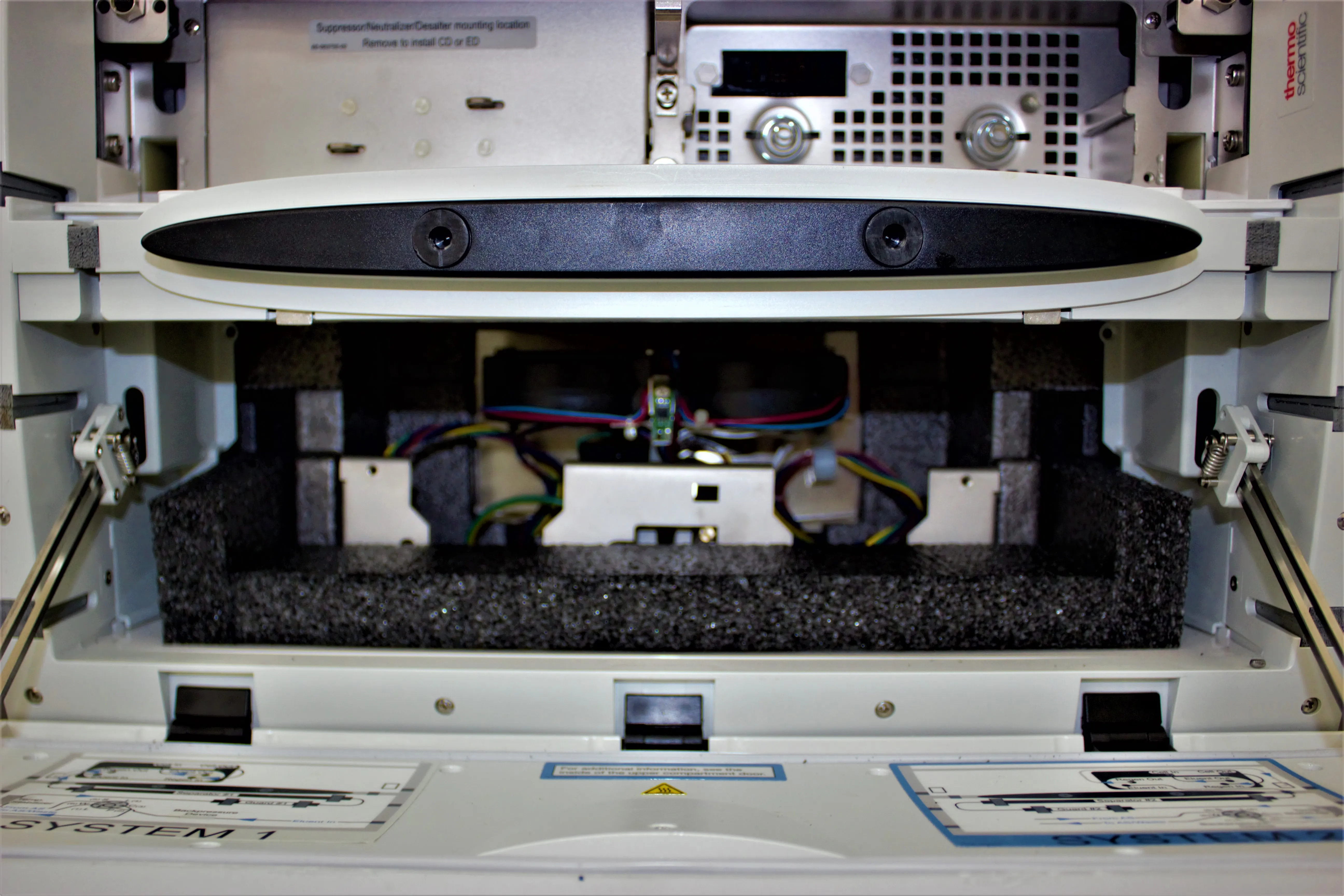 Thermo Scientific Dionex ICS-6000 DCDetector/Chromatography Compartment