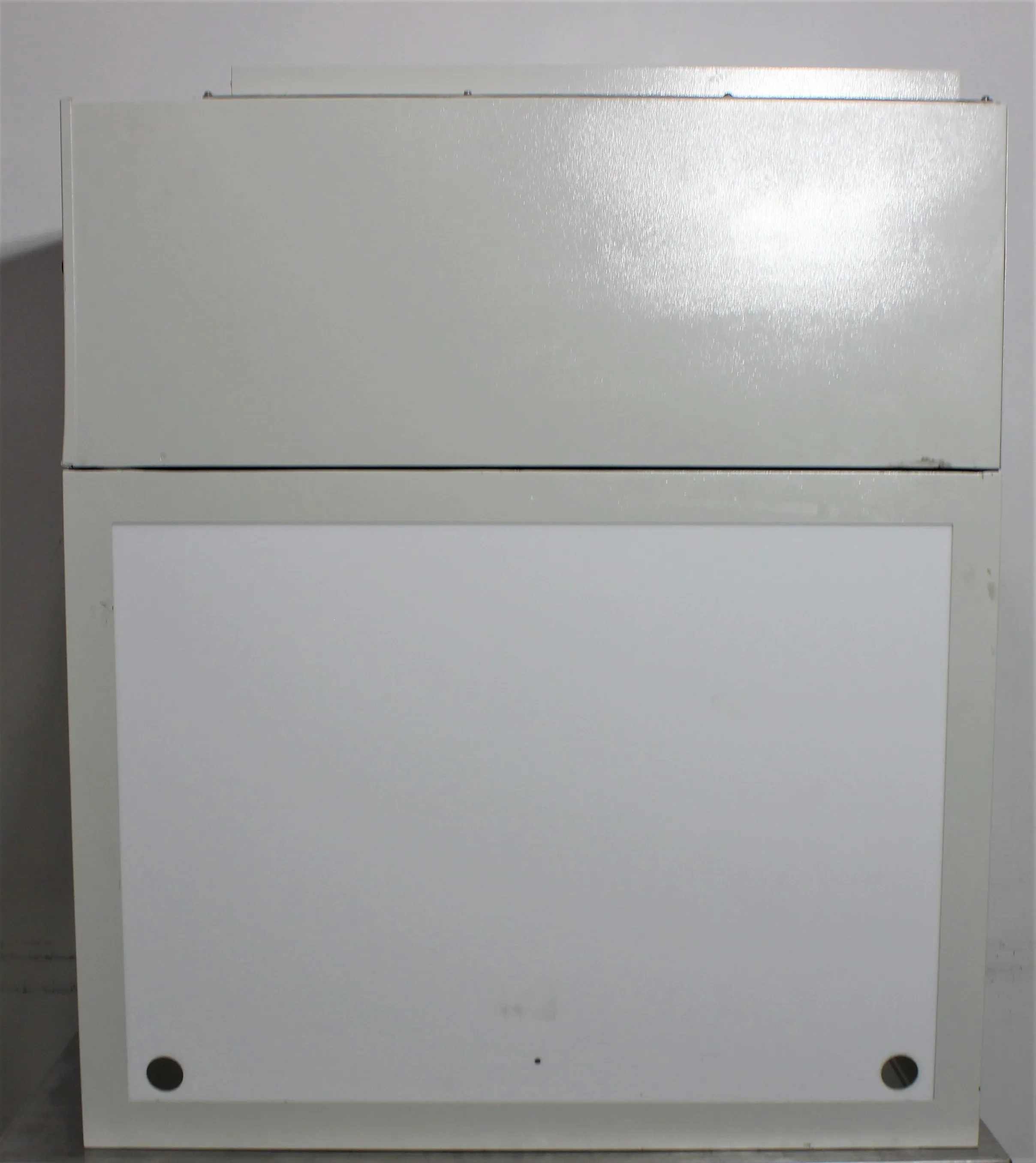 Misonix Aura 550 Bio Saftey Hood AU-550E - Used Laboratory Fume Hood