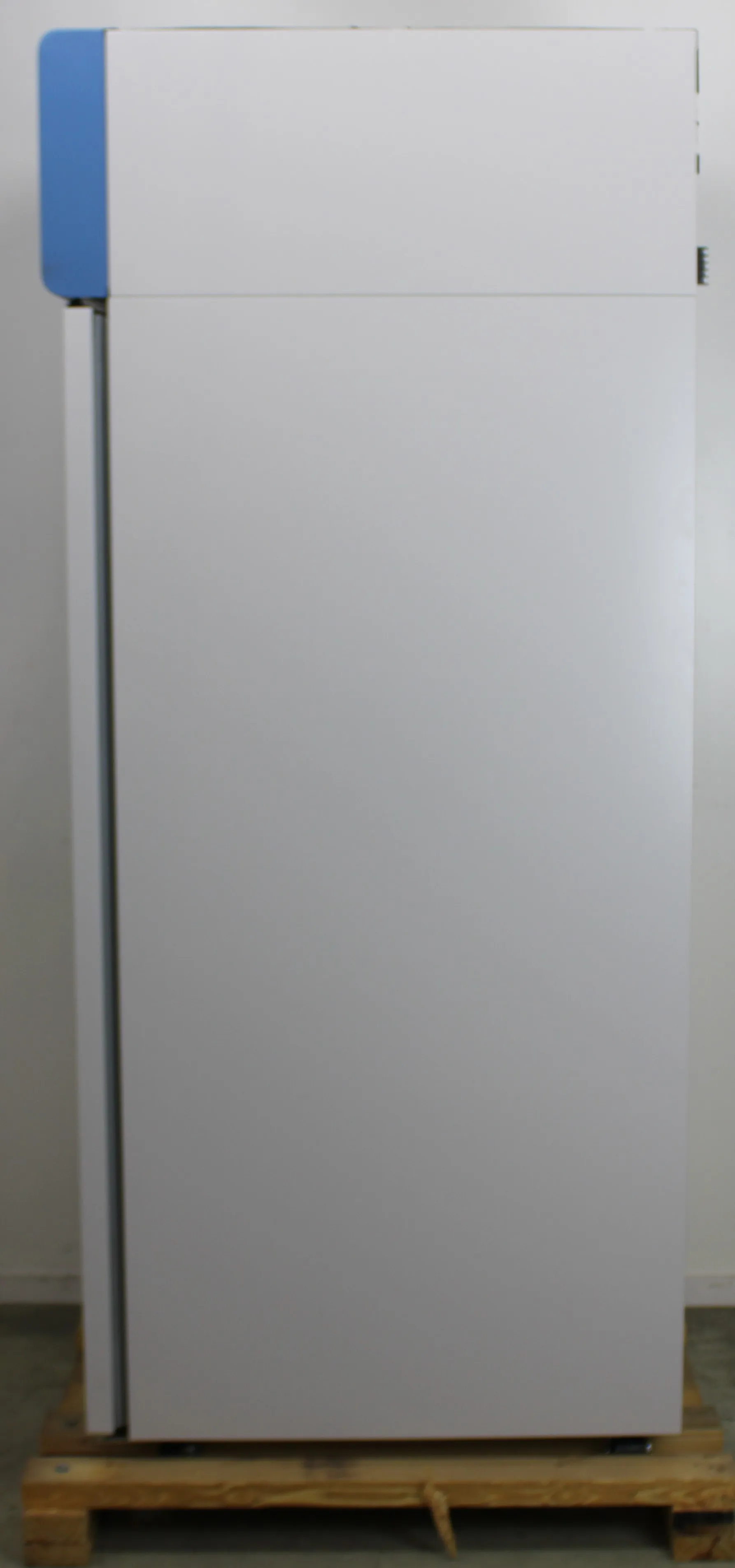 Thermo Fisher Scientific Revco UGL2320V 4 shelfs Freezer - Ultra Low Freezer - 659L - 230V