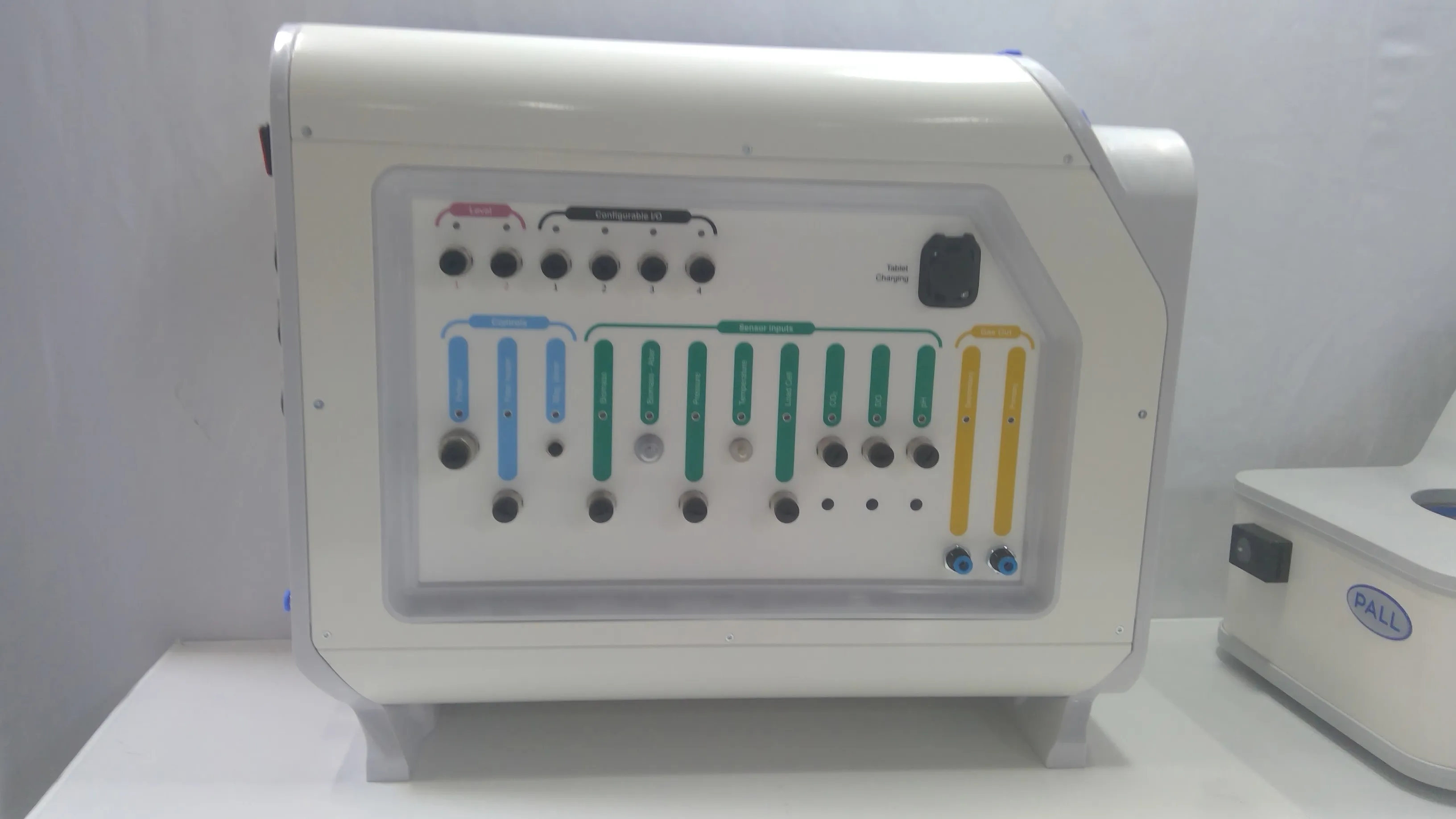 Pall iCELLis Nano Single-Use Fixed Bed Bioreactor w/ mPath Controller