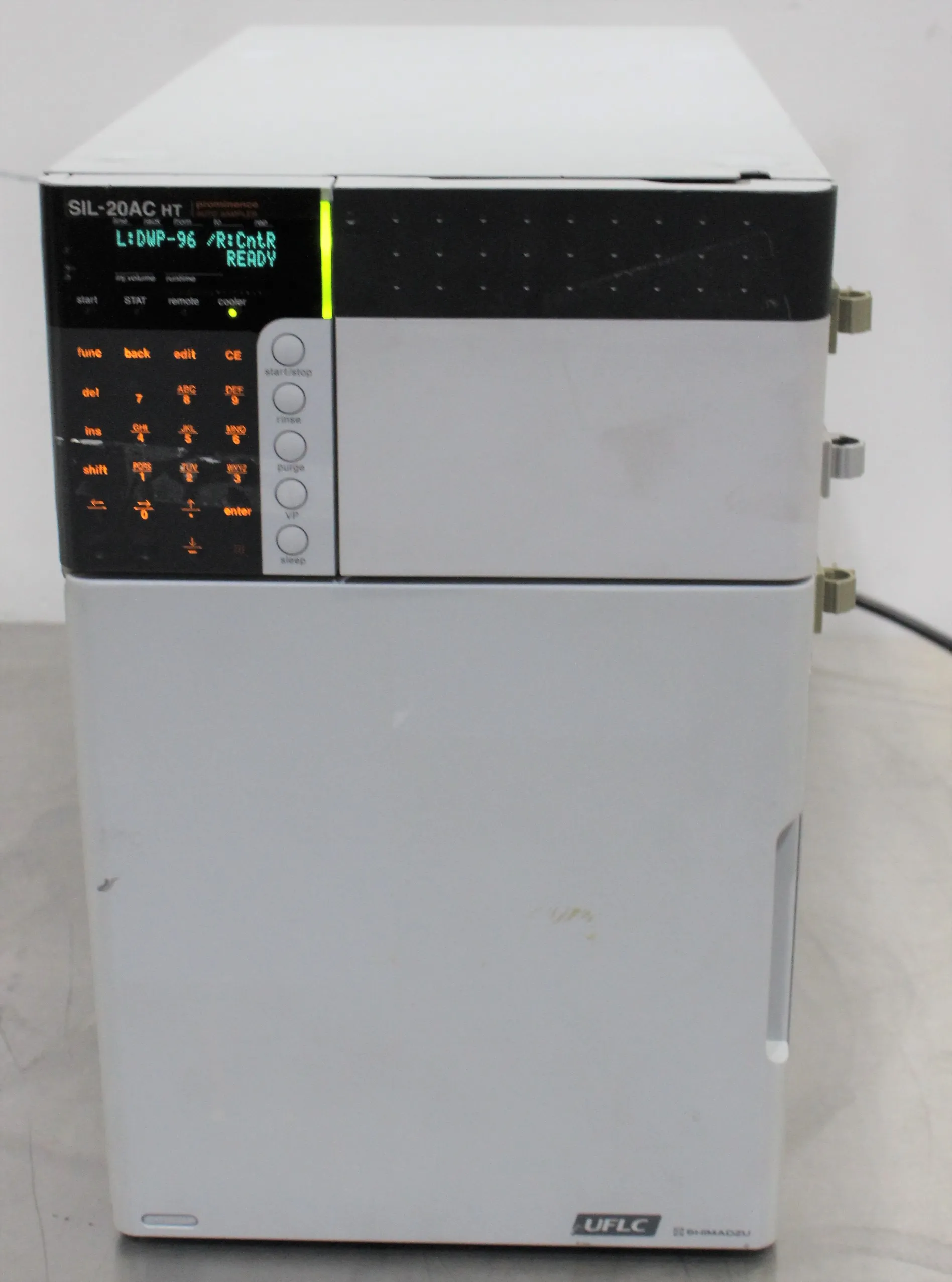 Shimadzu SIL-20AC HT HPLC Auto Sampler - Used