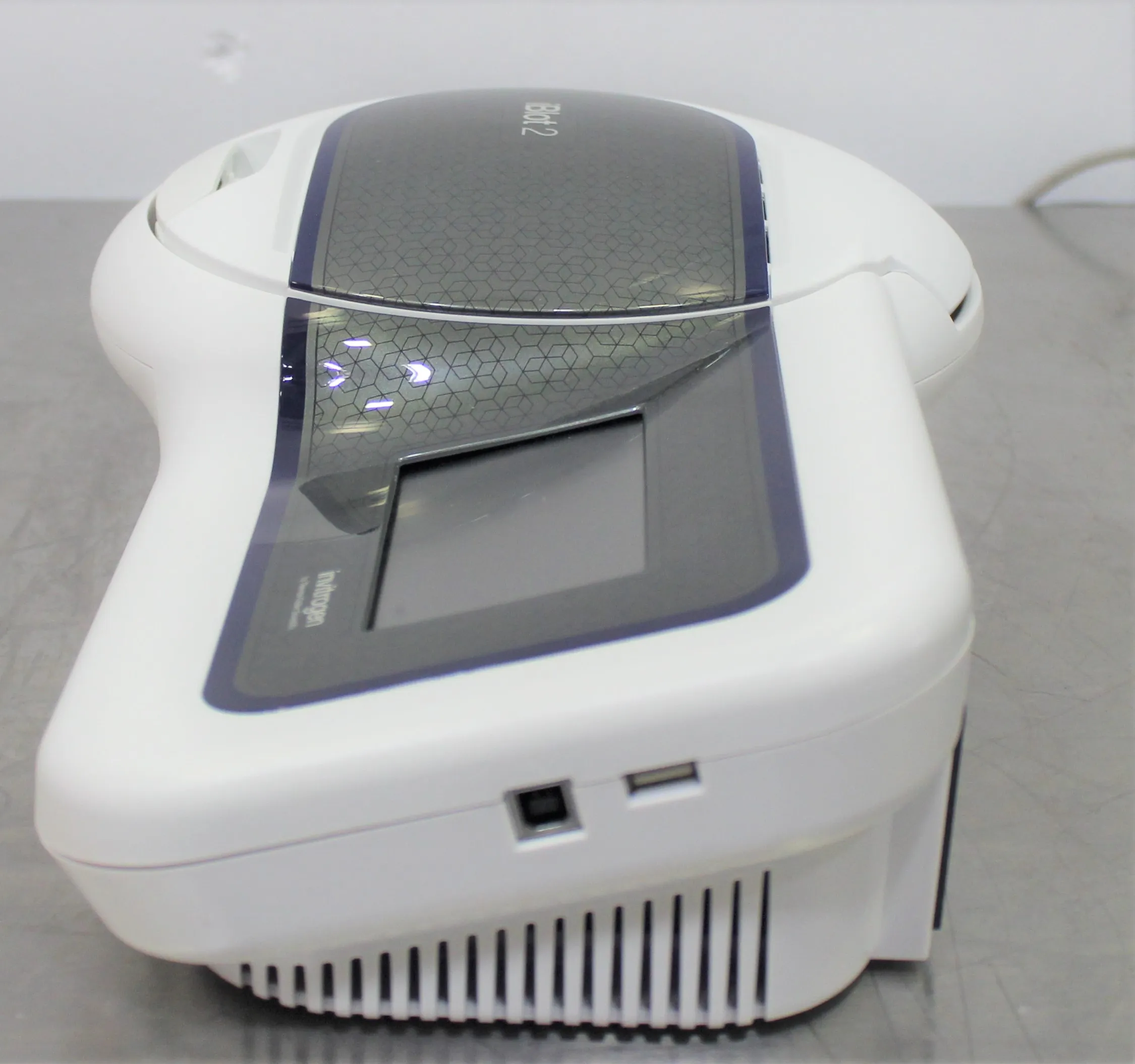 Used Invitrogen IB21001 iBlot 2 Gel Transfer Device