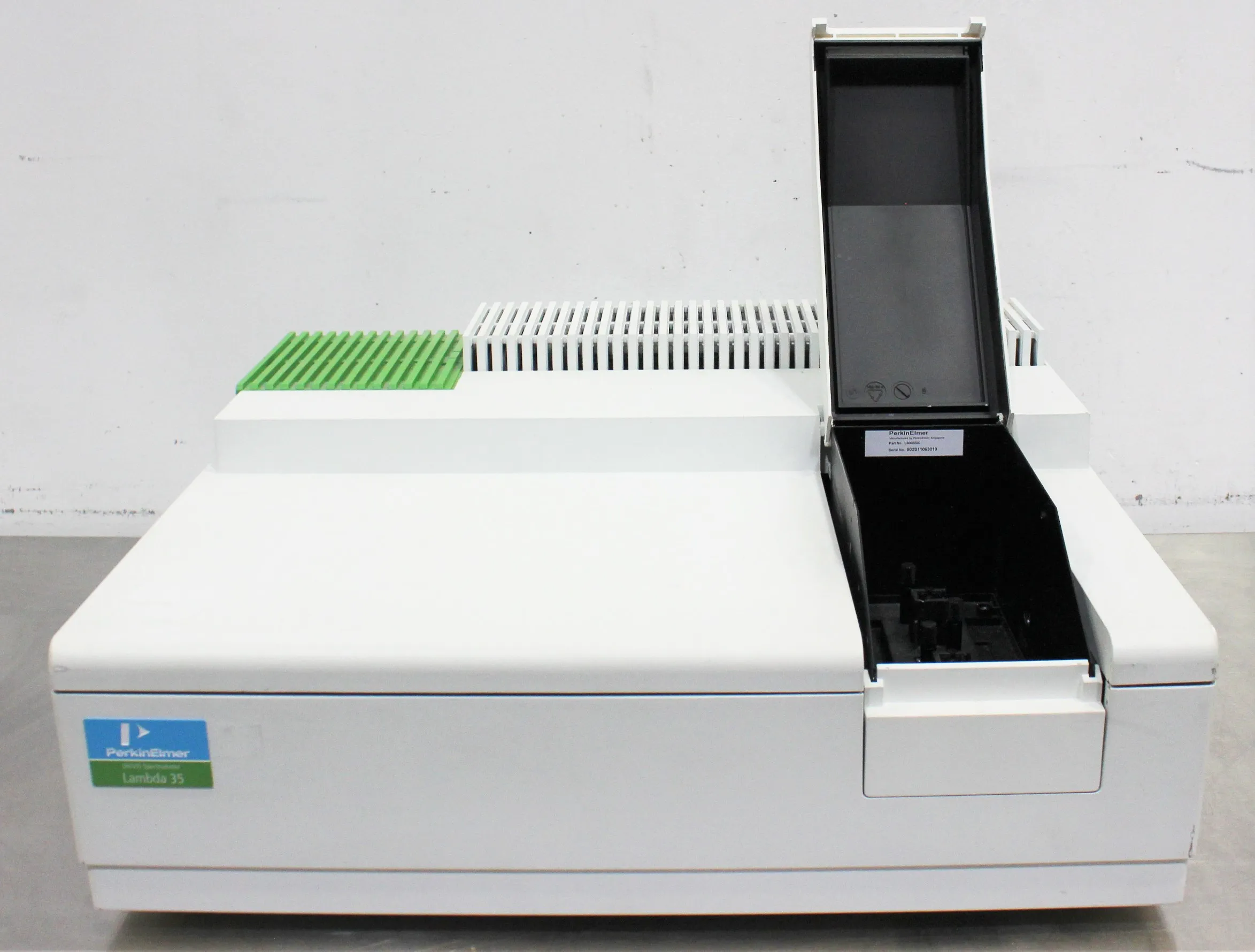 Perkin Elmer Lambda 35 UV-Visible Spectrophotometer