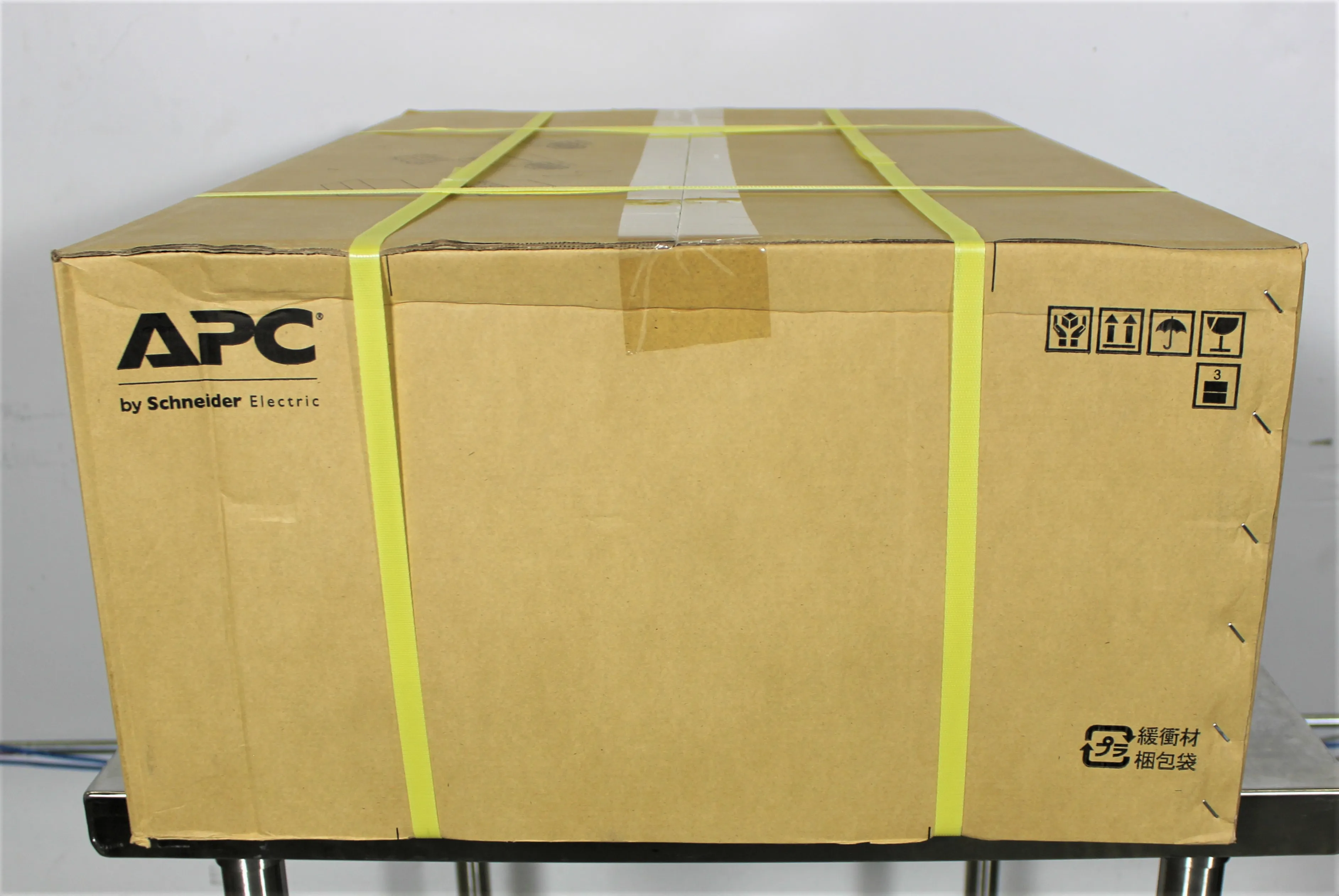 APC Smart-UPS On-Line SRT5KRMXLT 120V/220V Power Supply - UPS