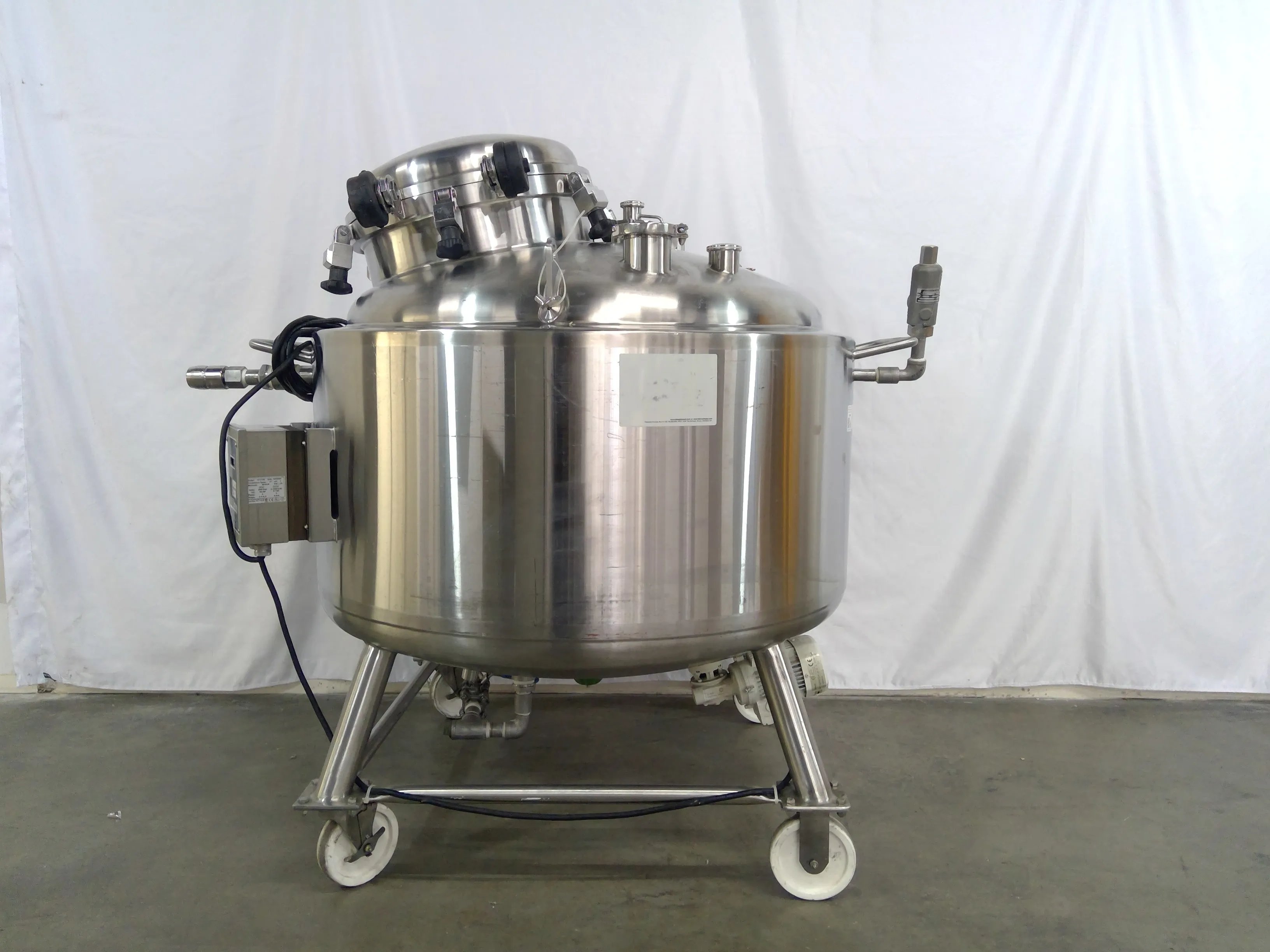 T&C Stainless 350Liter Mixing Tank - Used