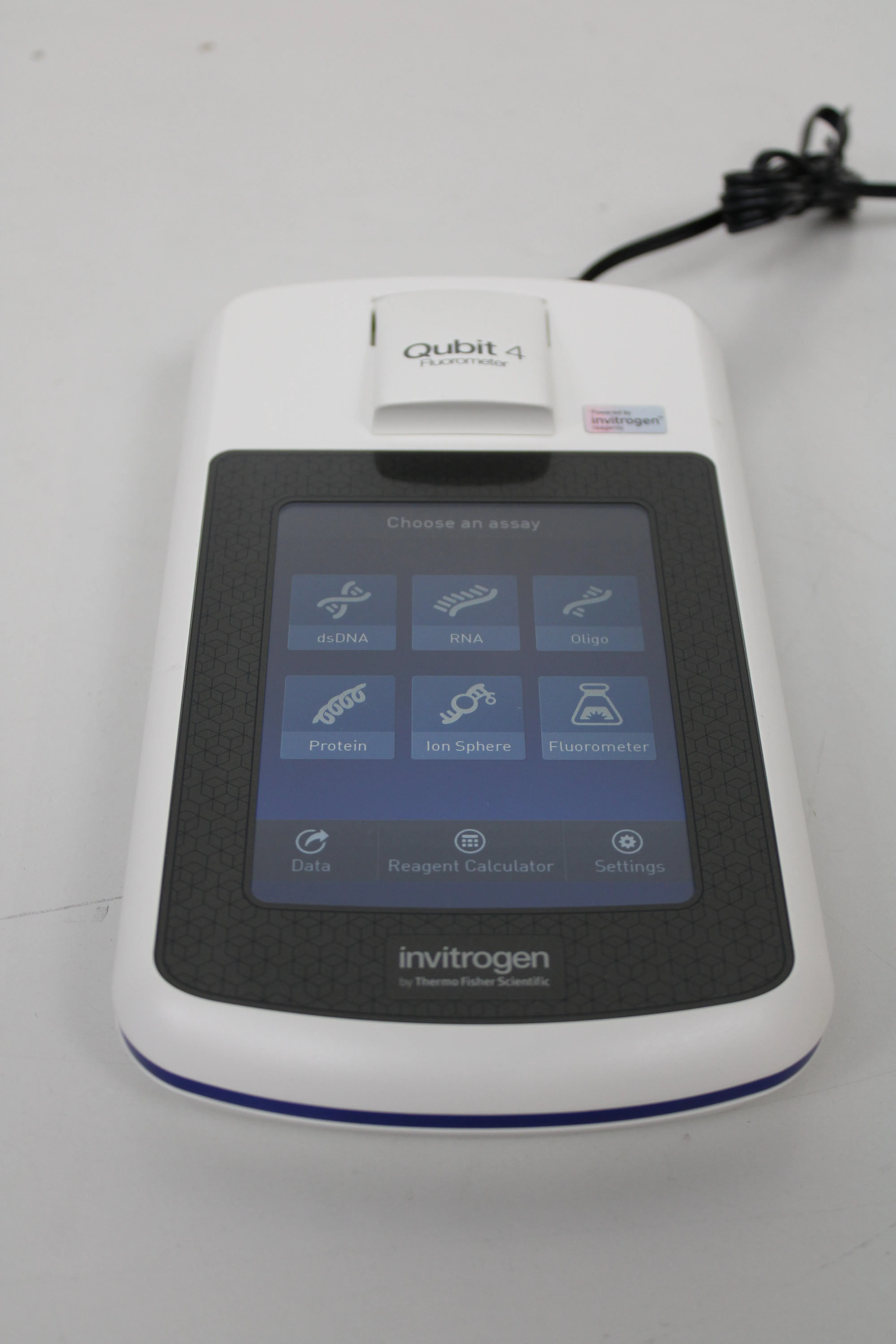 Invitrogen Qubit 4 Fluorometer DNA Synthesizer